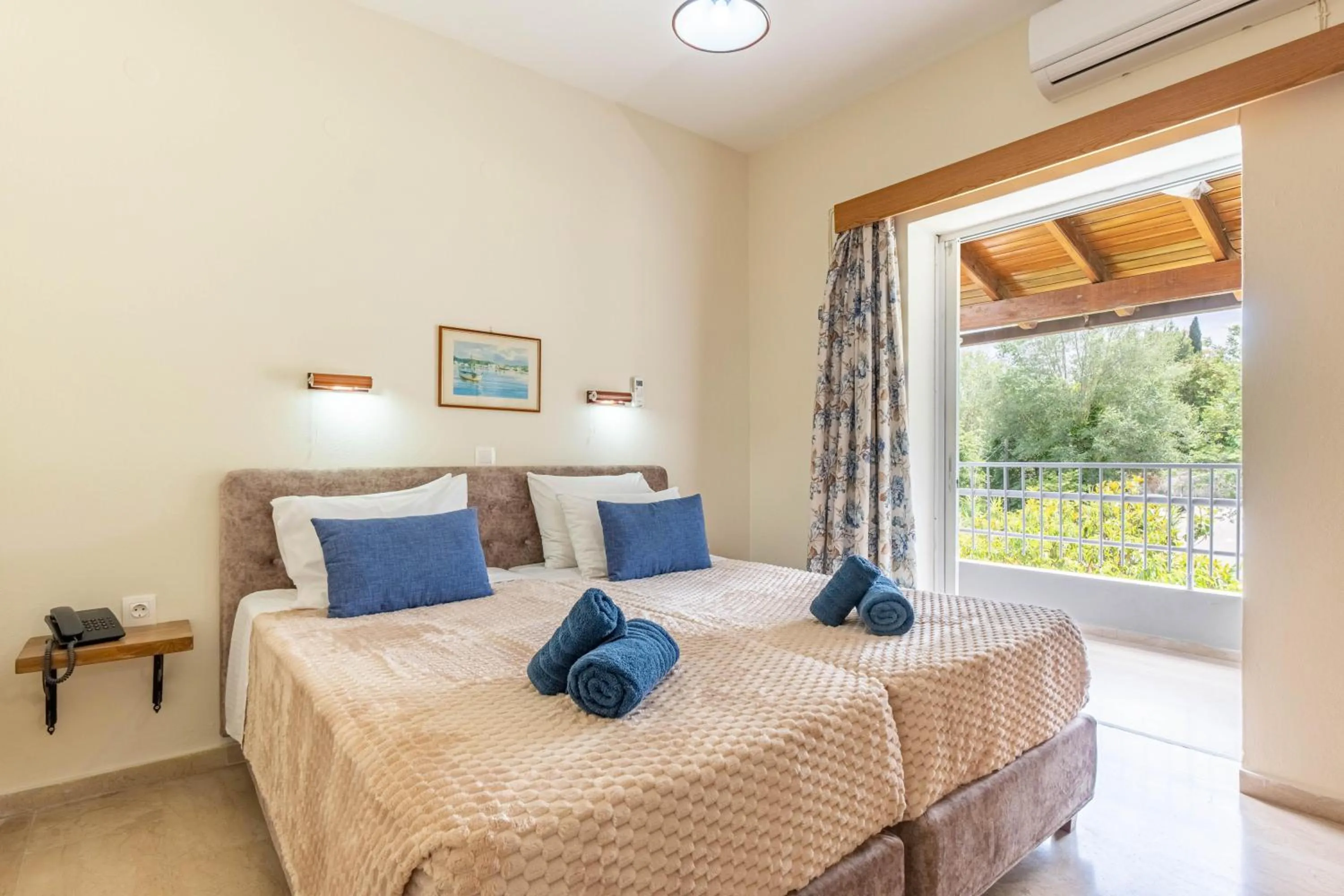 Photo of the whole room, Bed in Angela Hotel & Apartments