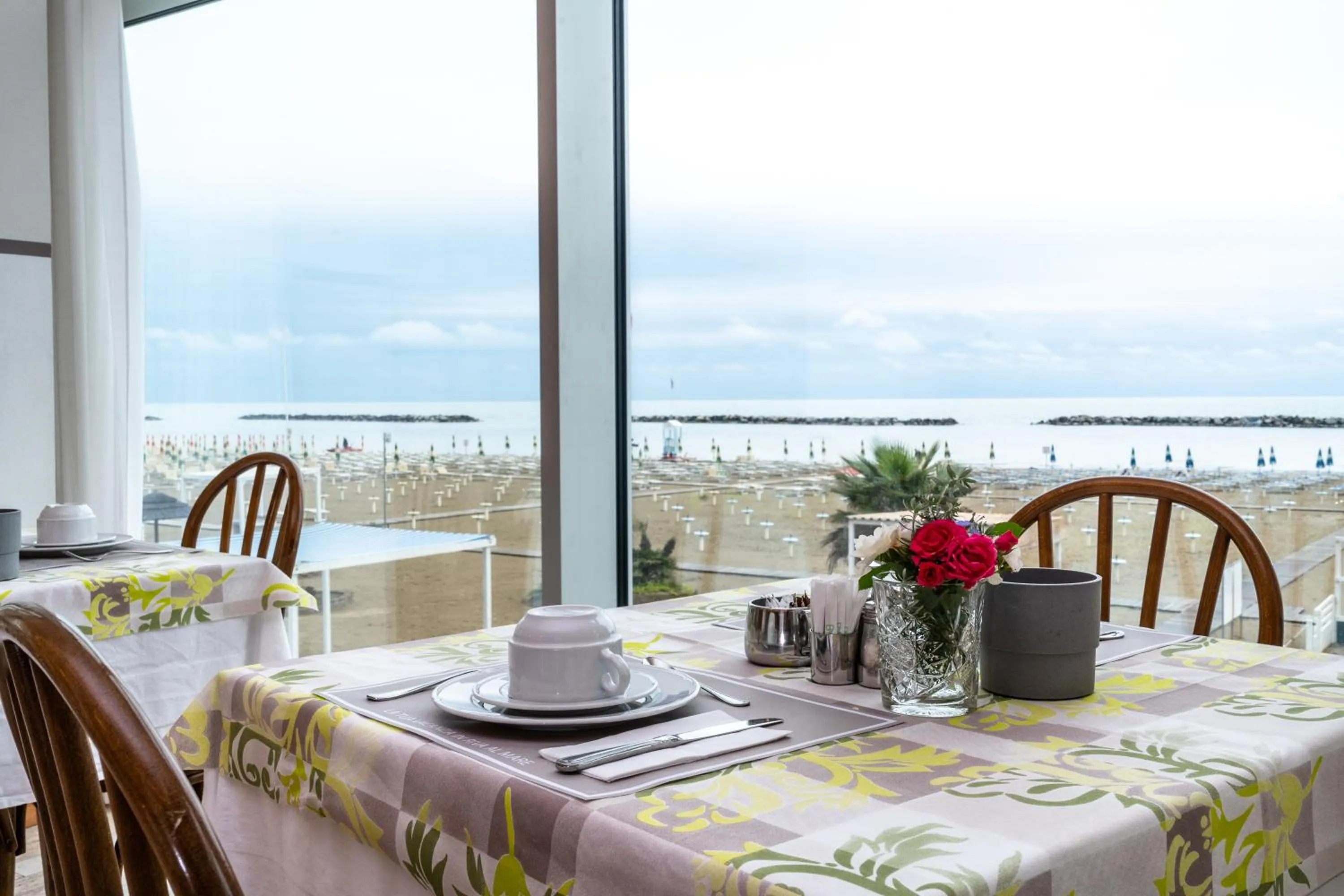 Restaurant/places to eat in Hotel Globus