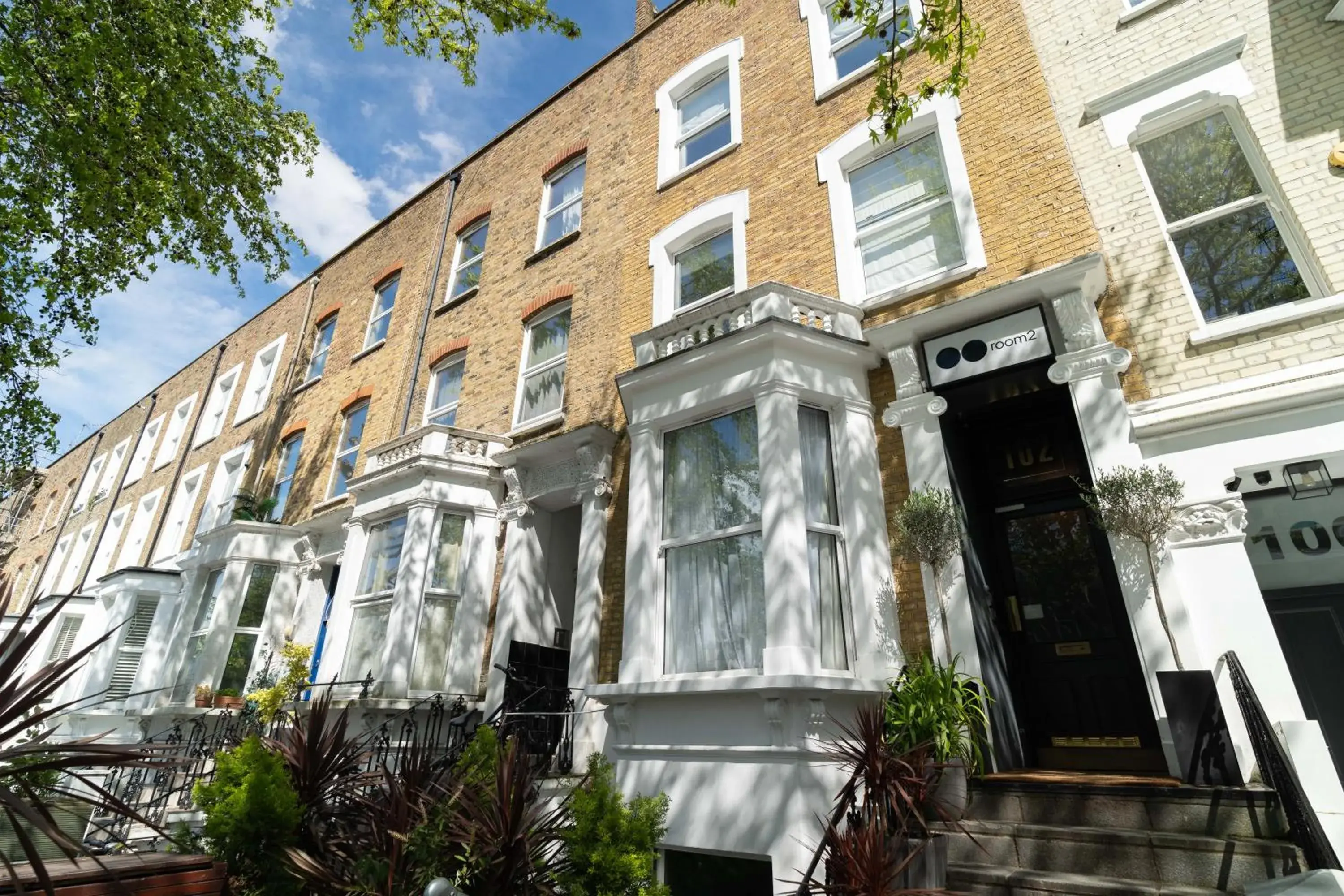 Property building in room2 London Hammersmith Townhouse Property building in room2 London Hammersmith Townhouse