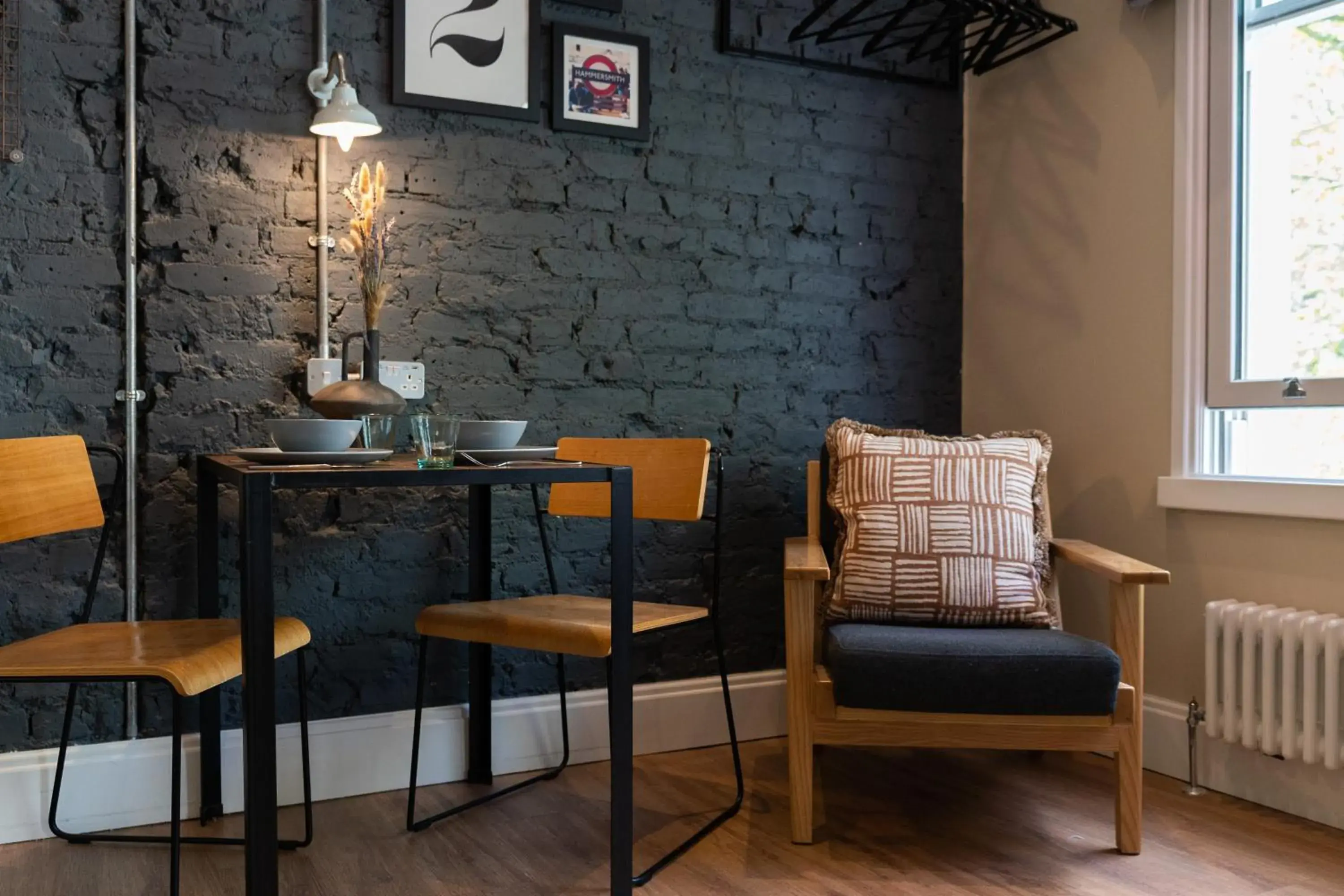 Dining area in room2 London Hammersmith Townhouse Dining area in room2 London Hammersmith Townhouse