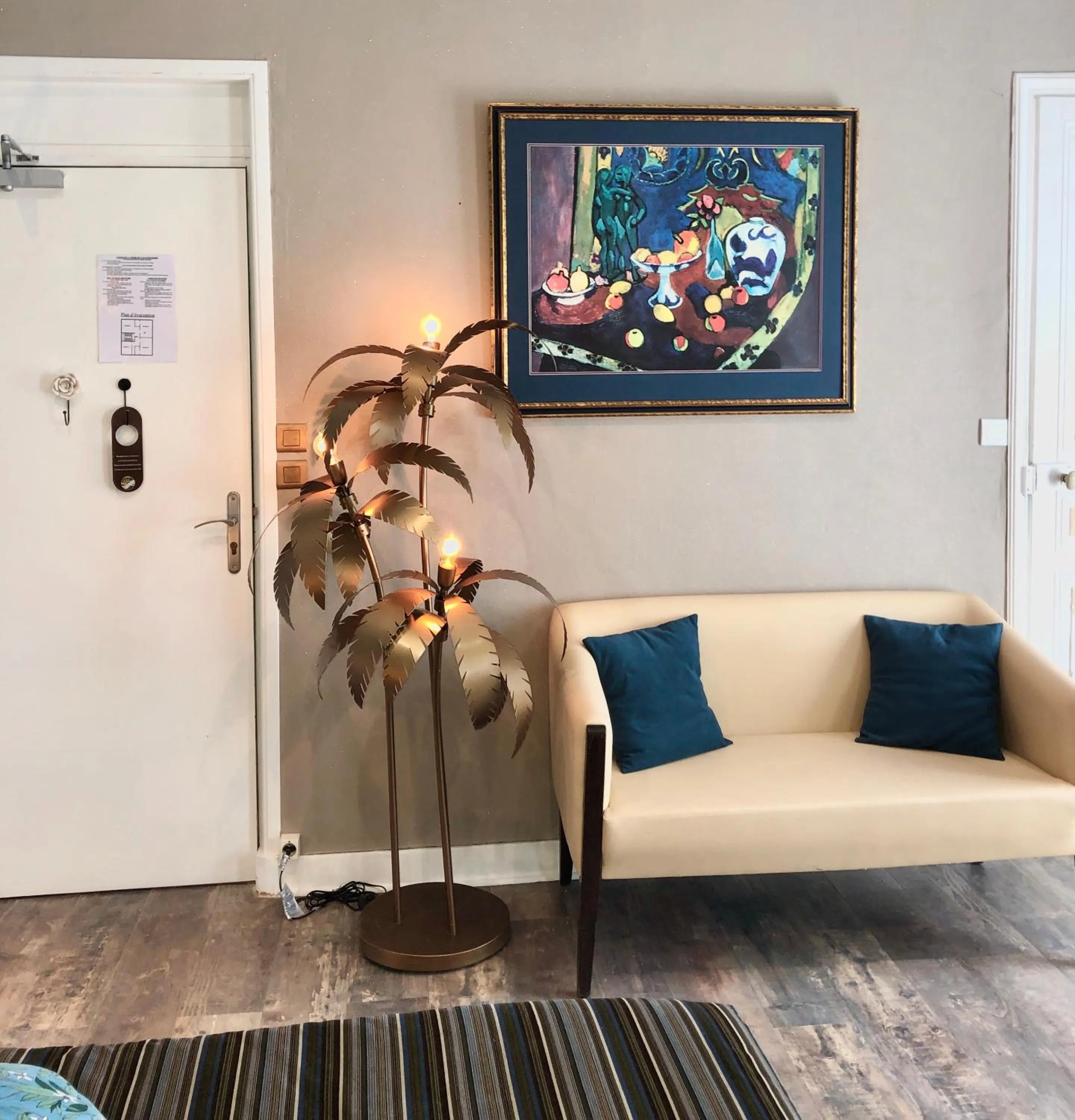 Seating area in Hôtel de Charme Le Provence