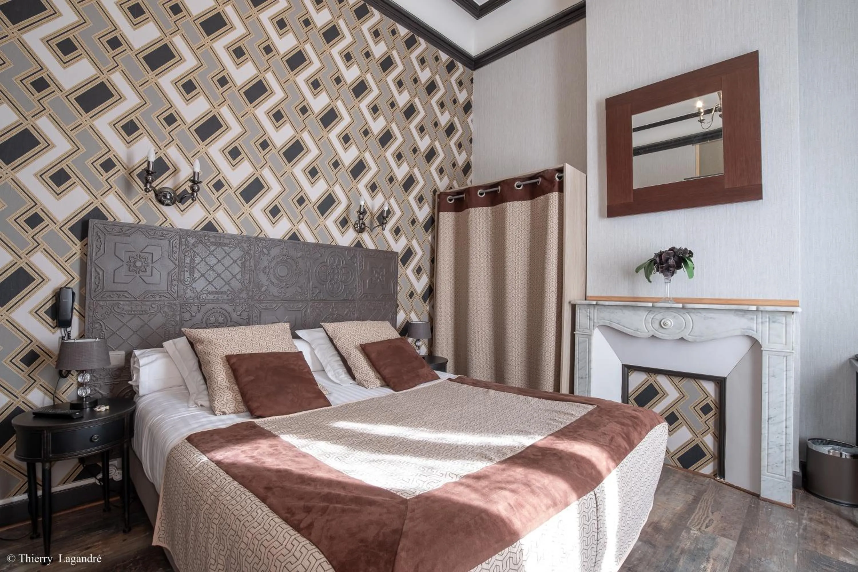 Bedroom, Bed in Hôtel de Charme Le Provence