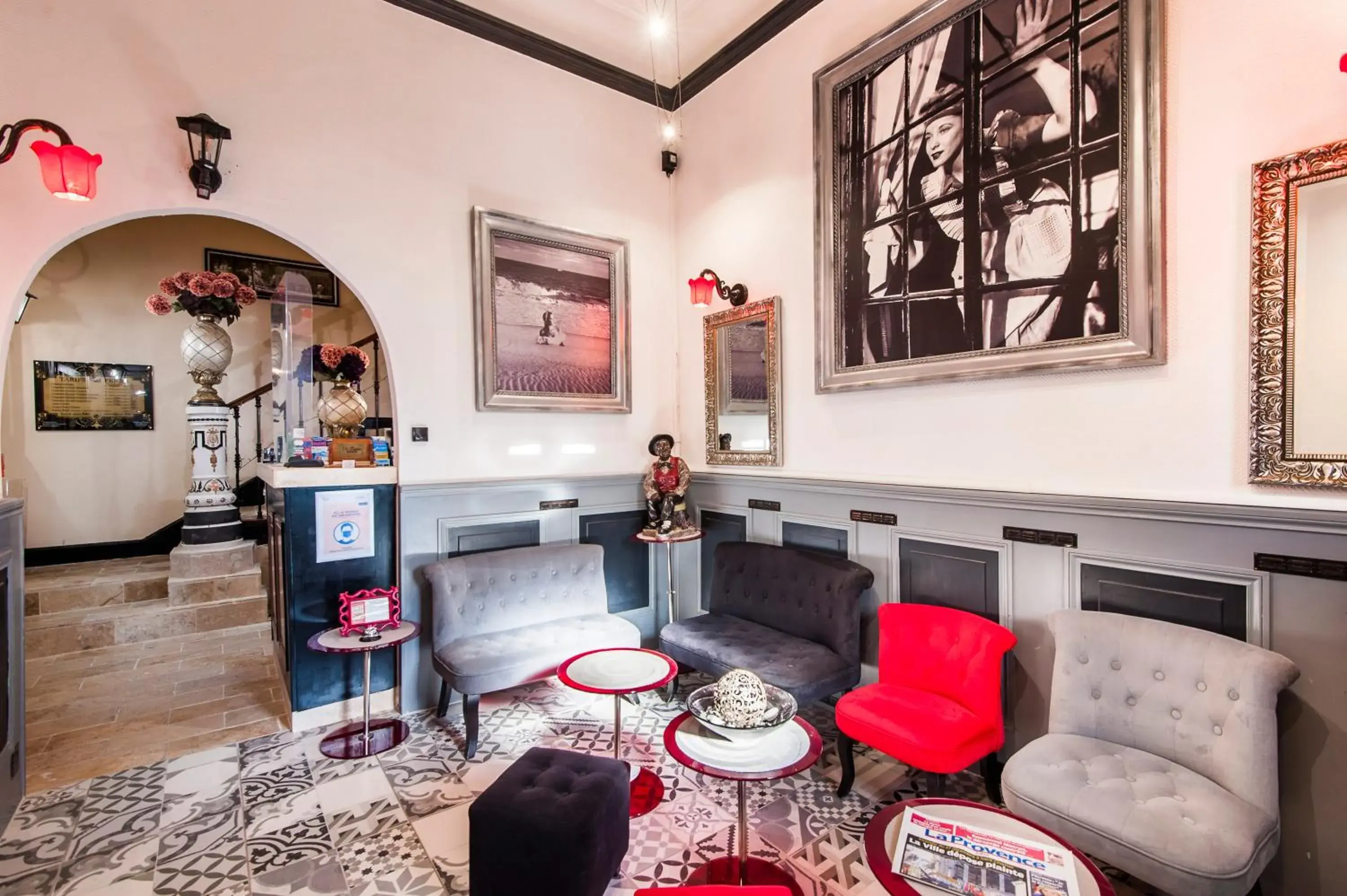 Lobby or reception in Hôtel de Charme Le Provence Lobby or reception in Hôtel de Charme Le Provence