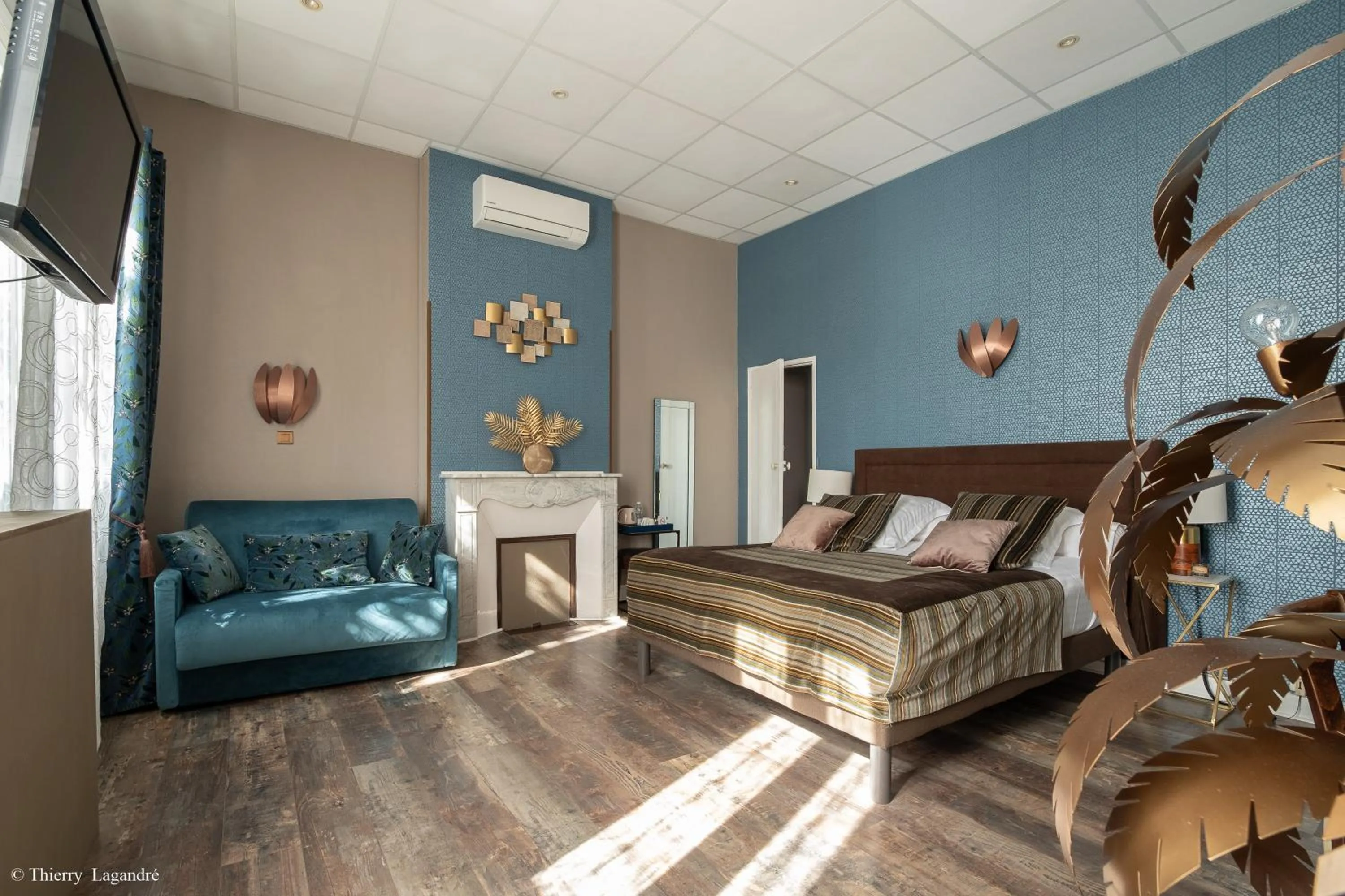 Bed in Hôtel de Charme Le Provence