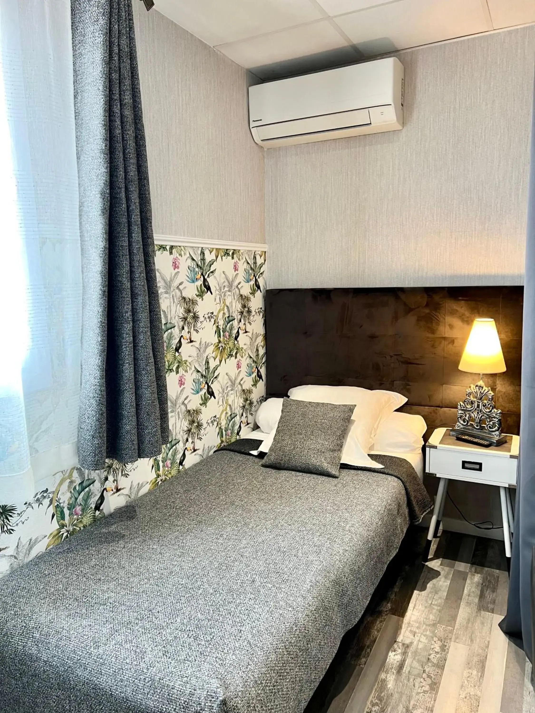 Bed in Hôtel de Charme Le Provence Bed in Hôtel de Charme Le Provence