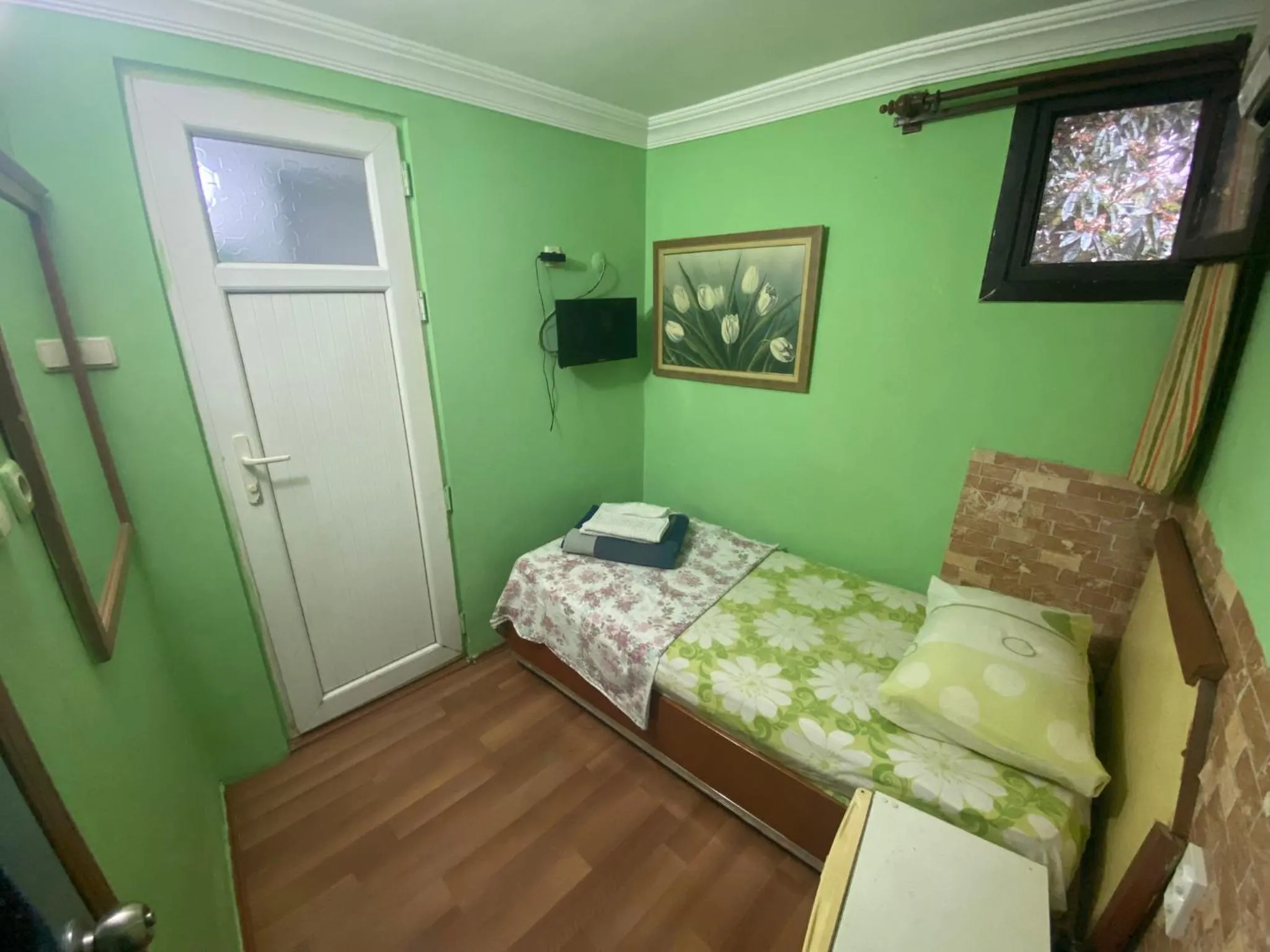 Bed in Camel Hotel & Apart