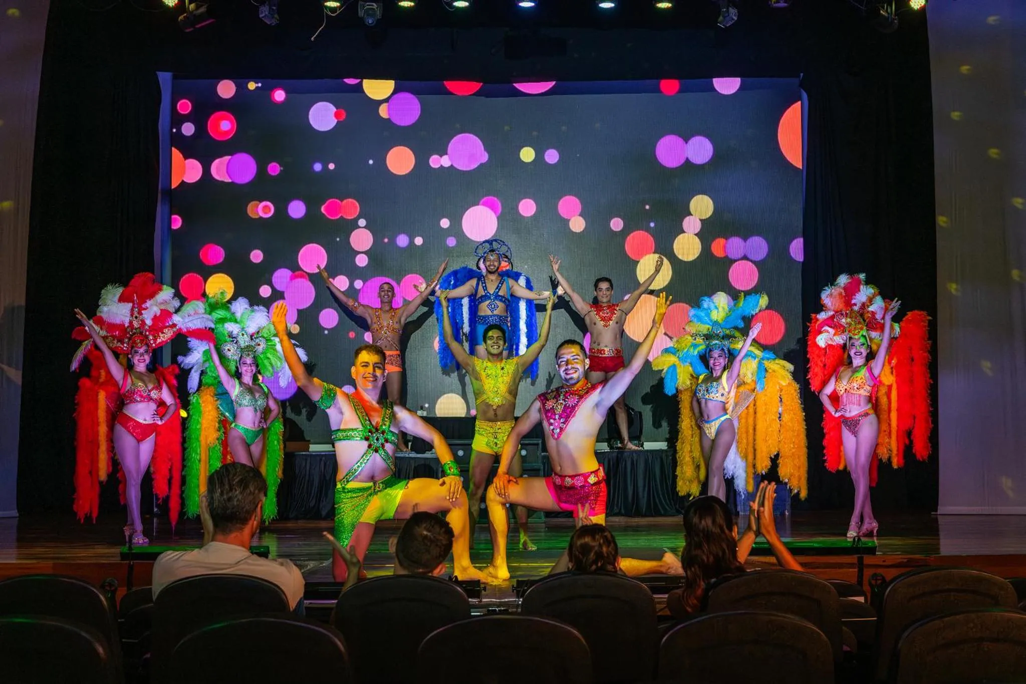 Evening entertainment in Ocean Riviera Paradise All Inclusive