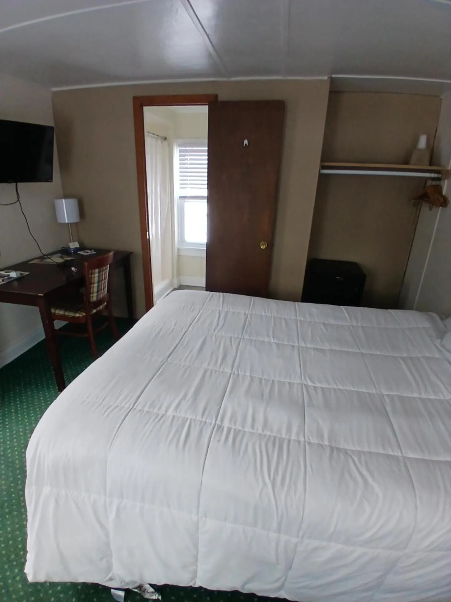 Bed in Plantation Motel