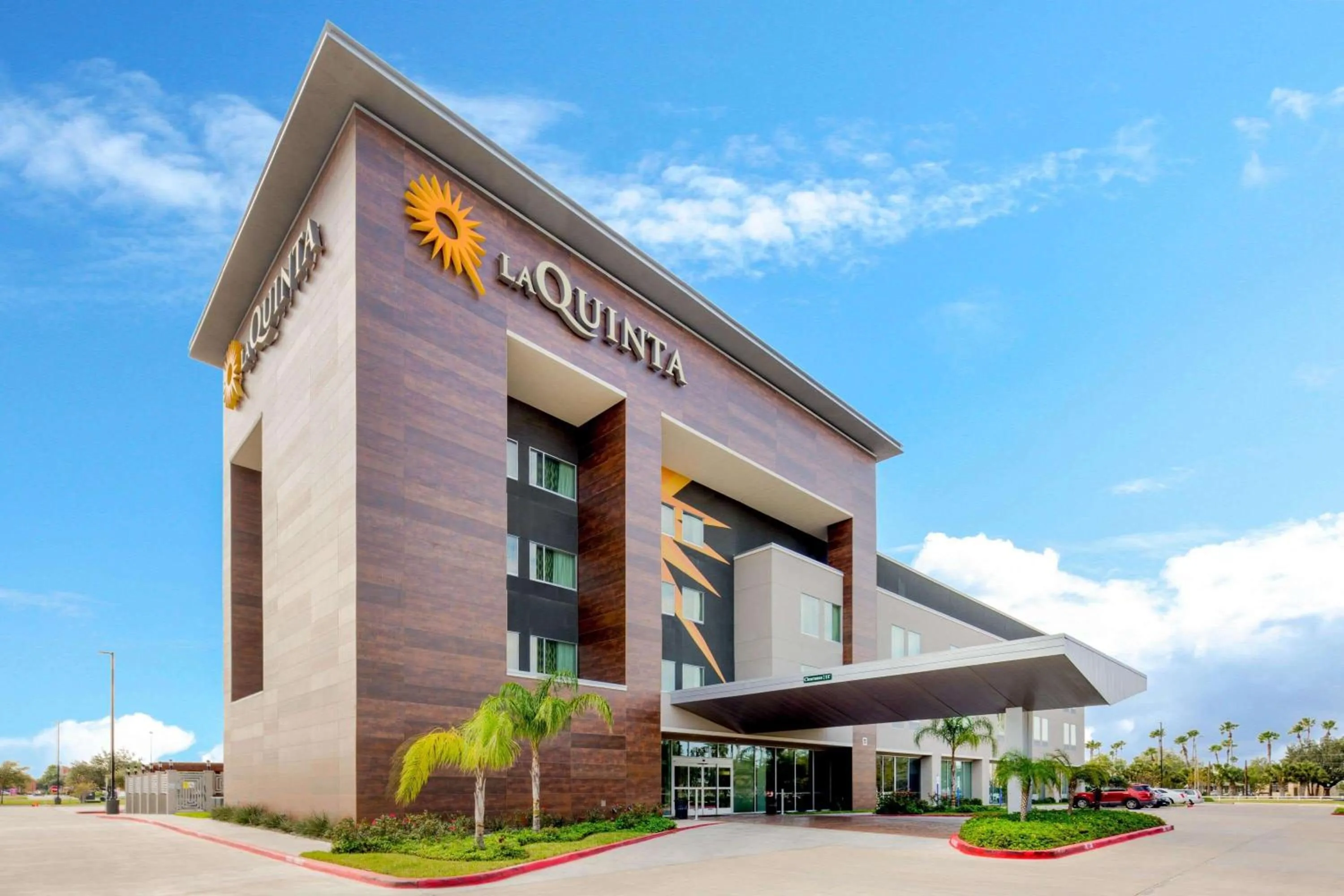 Property building in La Quinta by Wyndham McAllen Convention Center