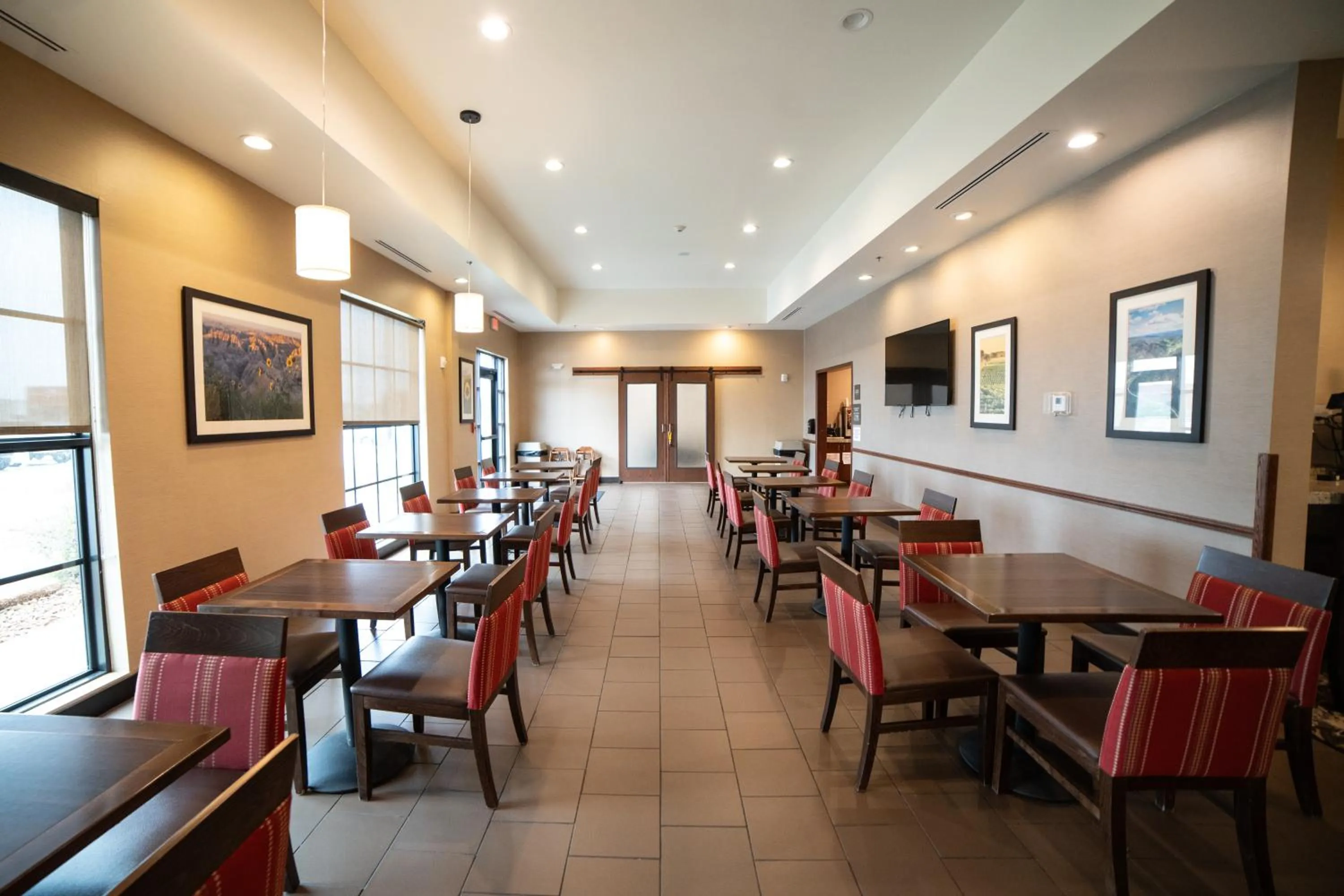 Breakfast in Comfort Suites University Brookings