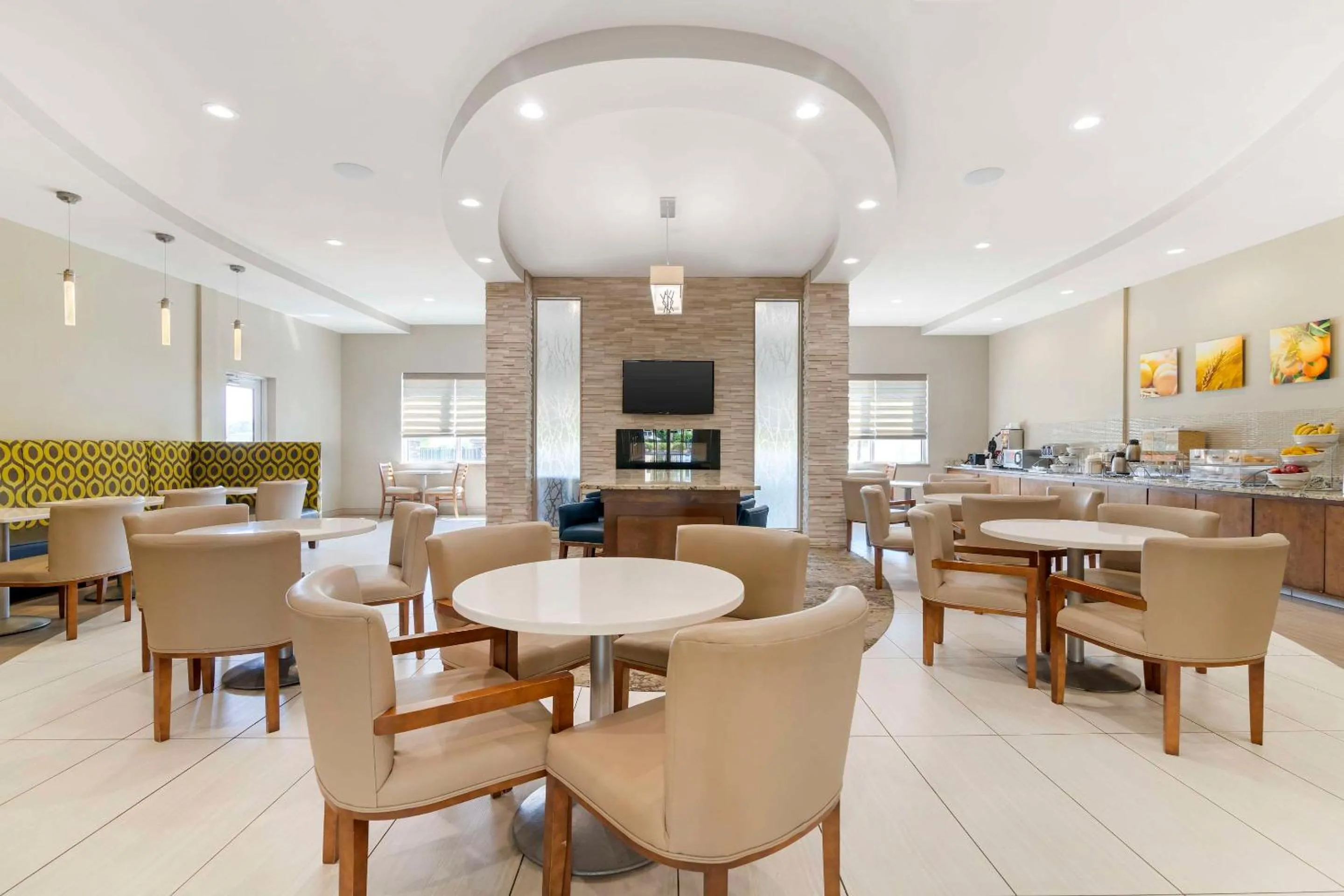 Breakfast in Comfort Inn & Suites Valdosta I-75