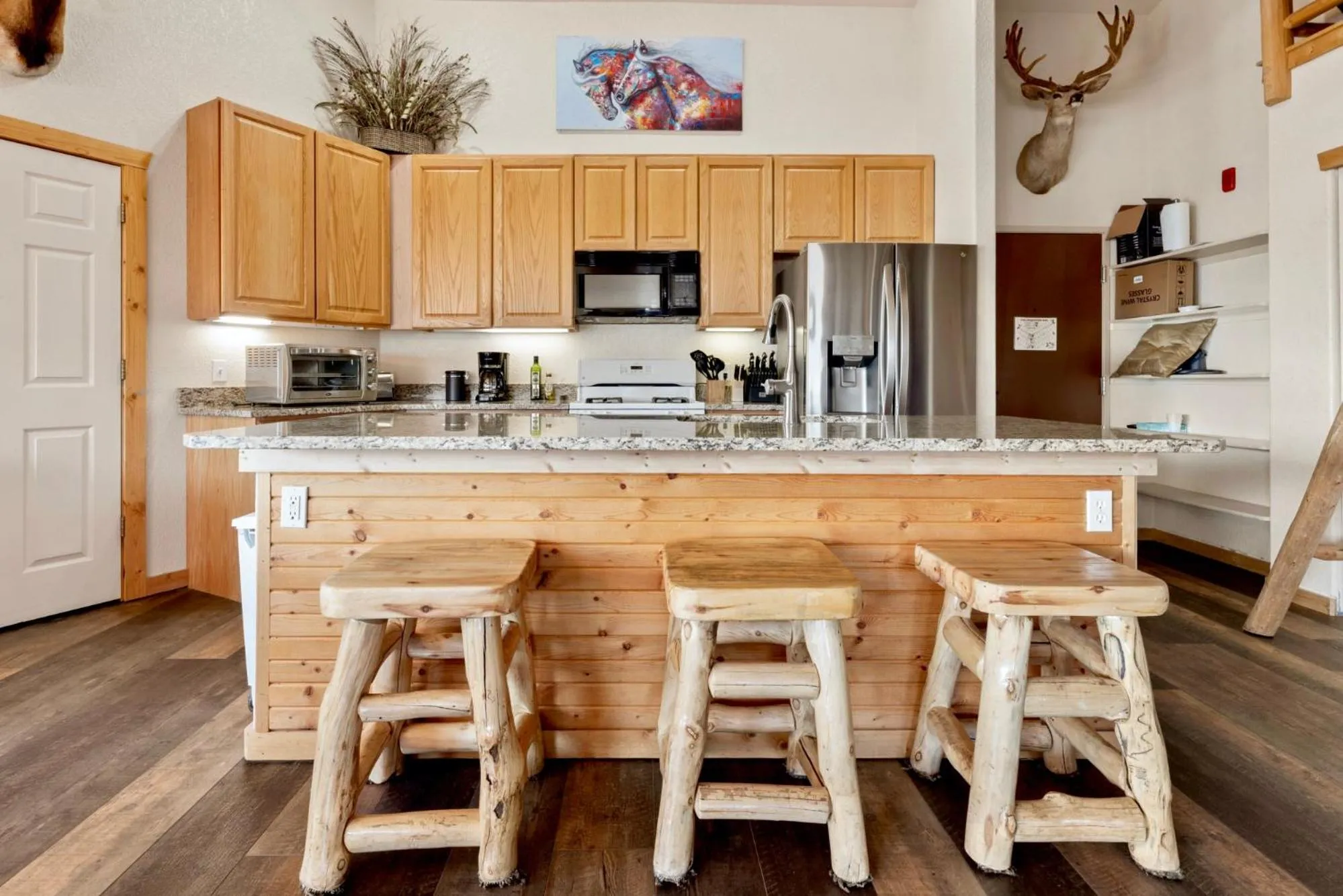 Kitchen or kitchenette in Gateway Inn