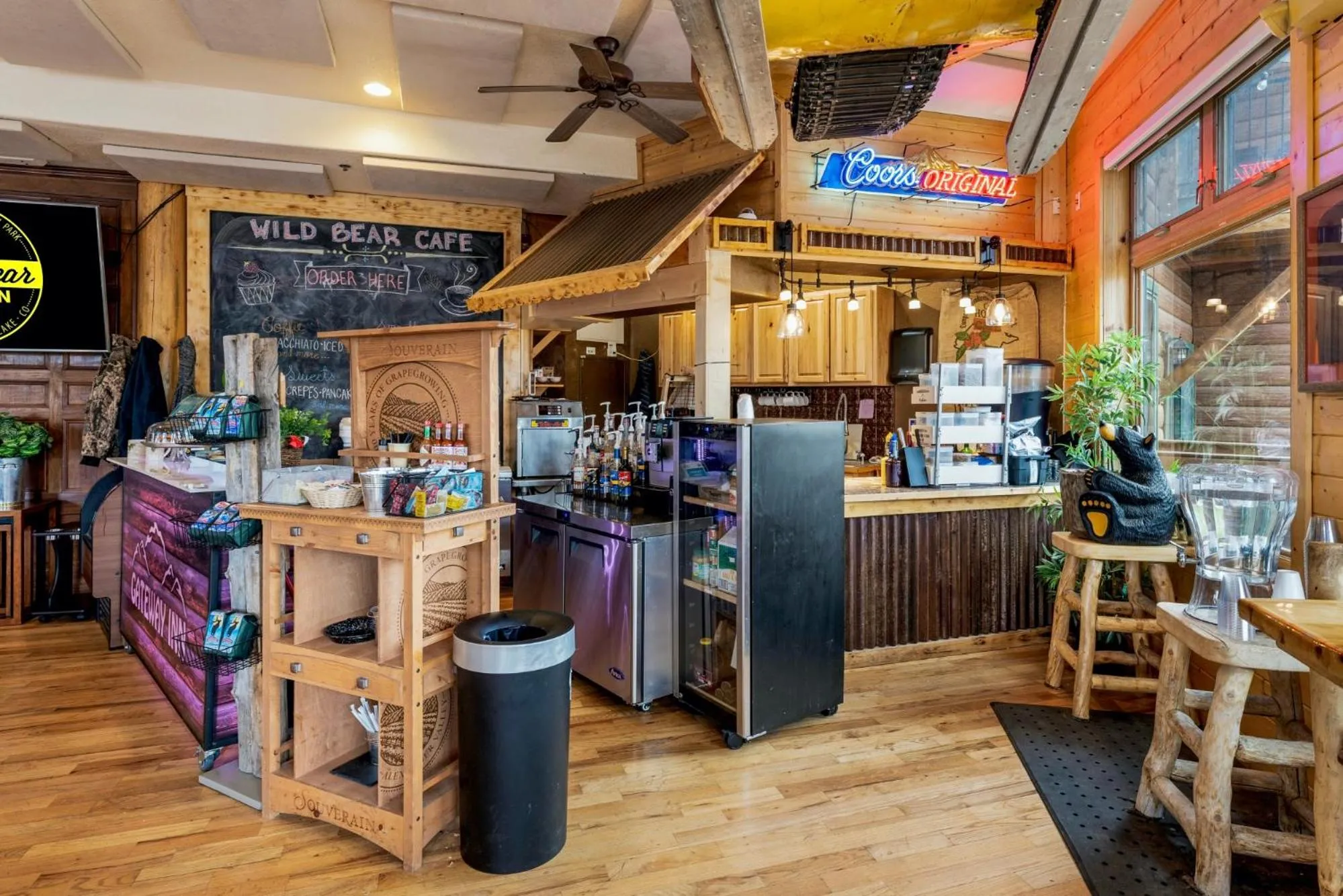 Coffee/tea facilities in Gateway Inn