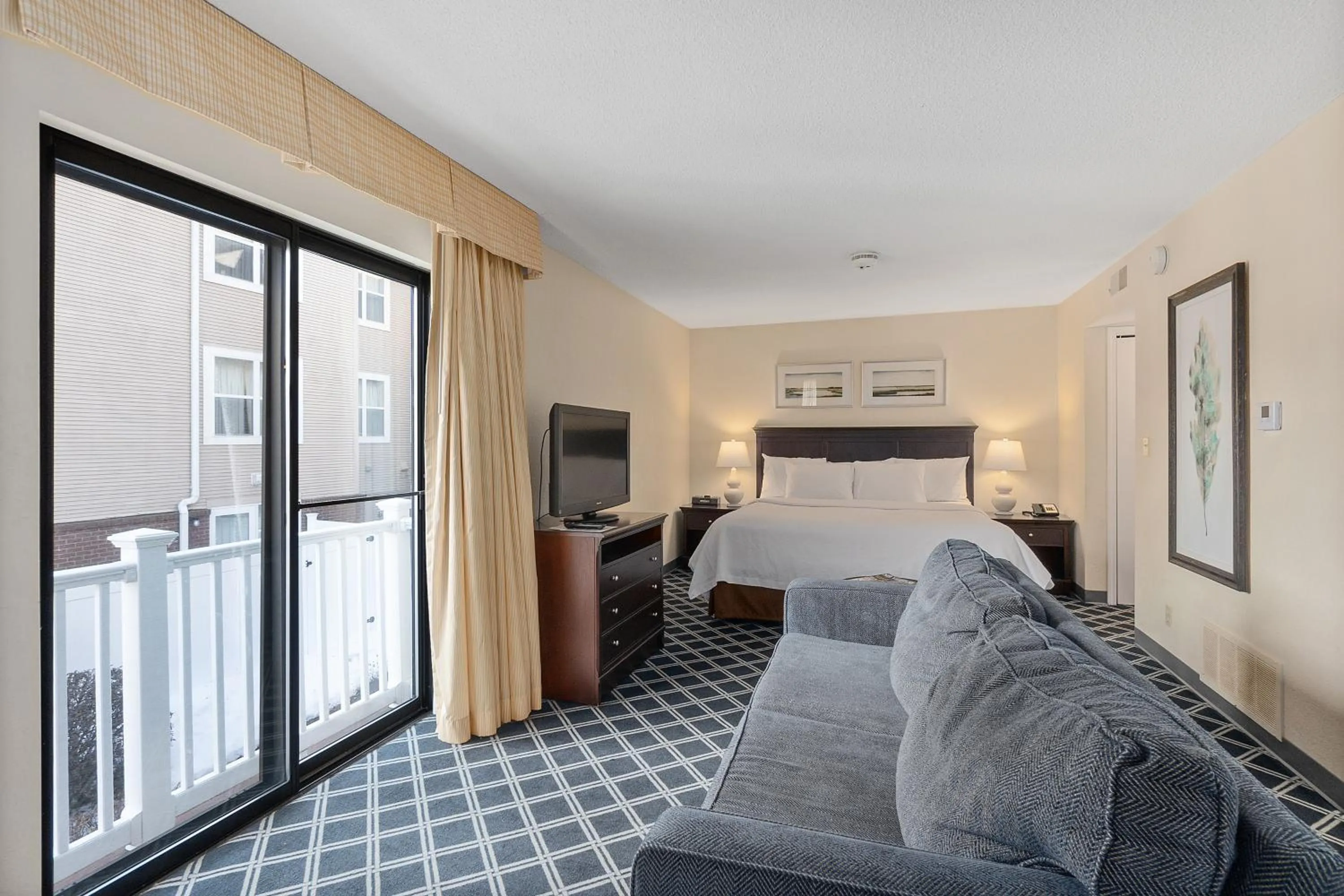 Photo of the whole room, Bed in Residences at Daniel Webster