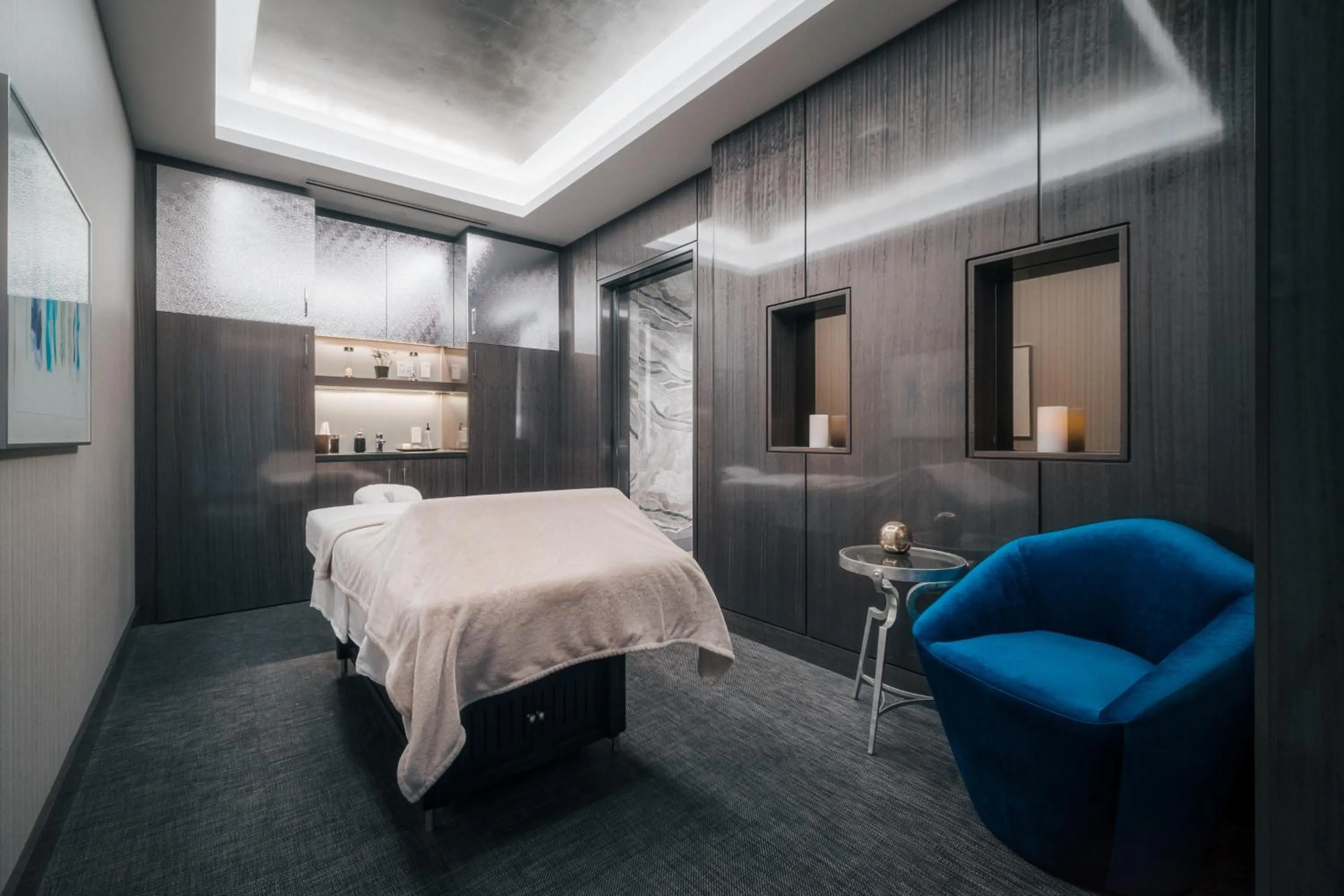 Massage, Bed in Paradox Vancouver