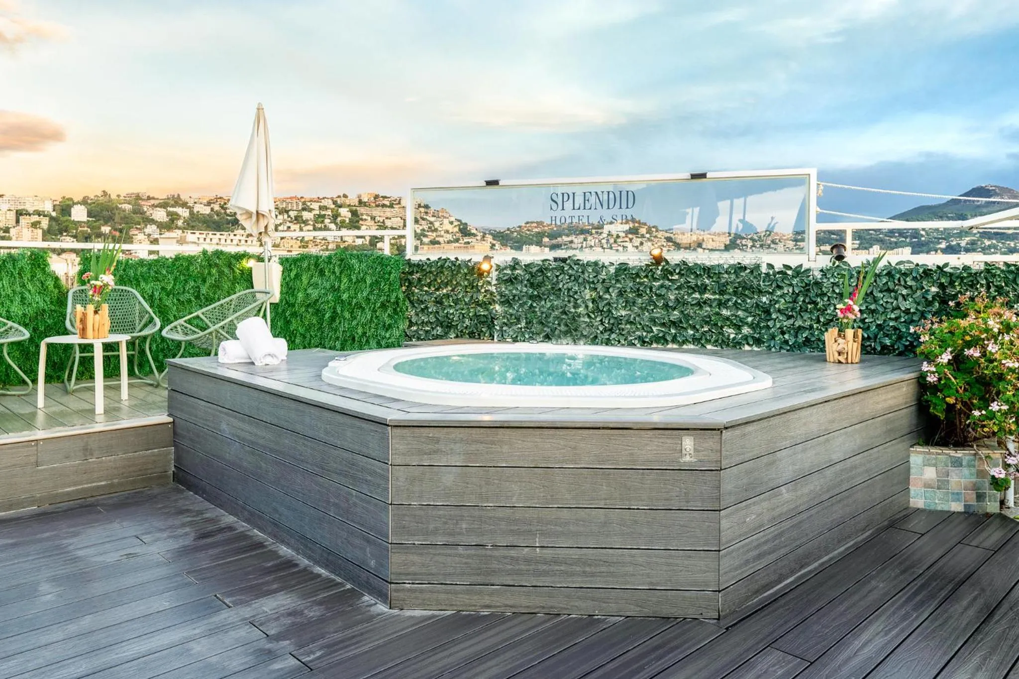 Off site in Hotel Gounod Fully Renovated