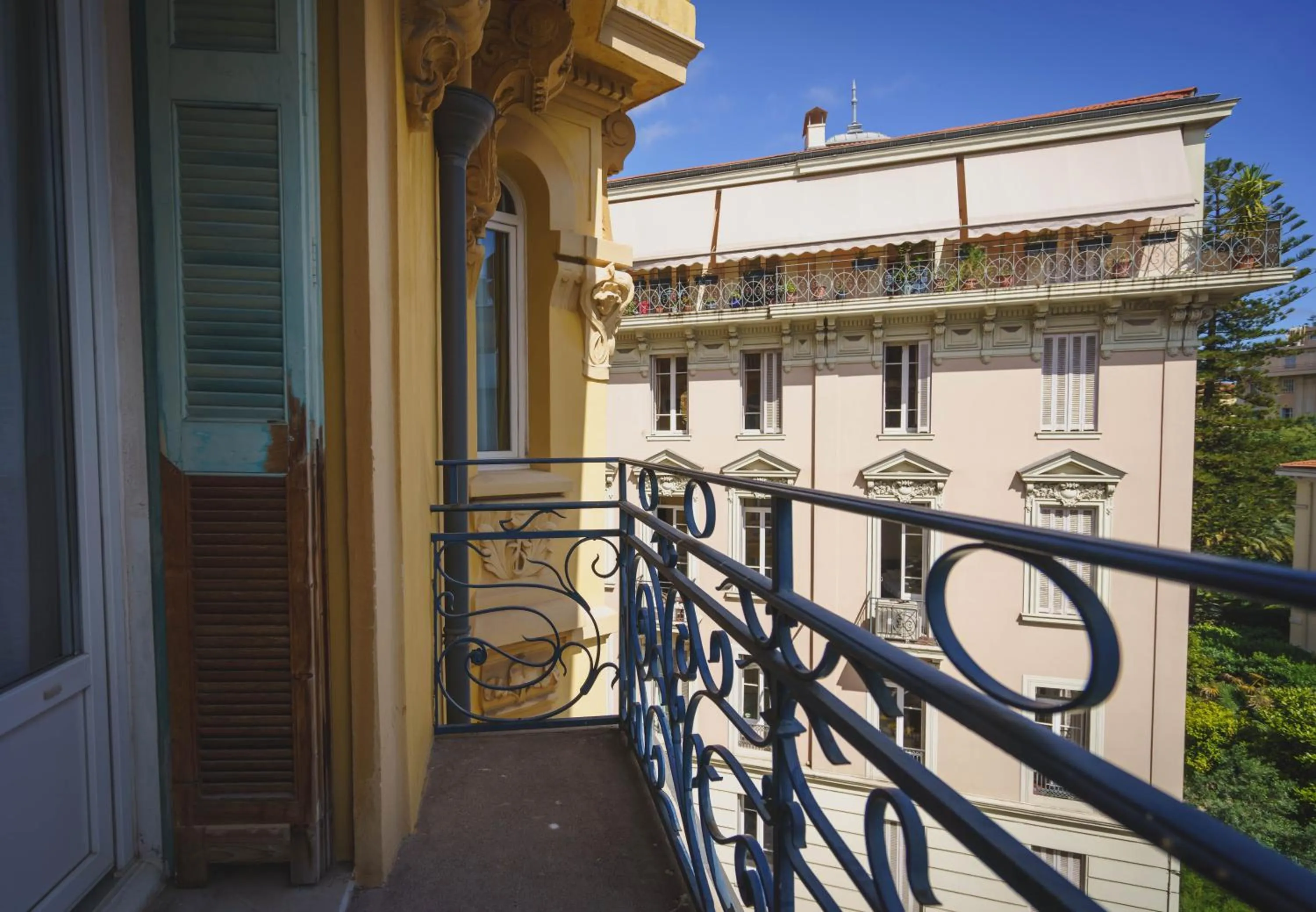Balcony/Terrace in Hotel Gounod Fully Renovated