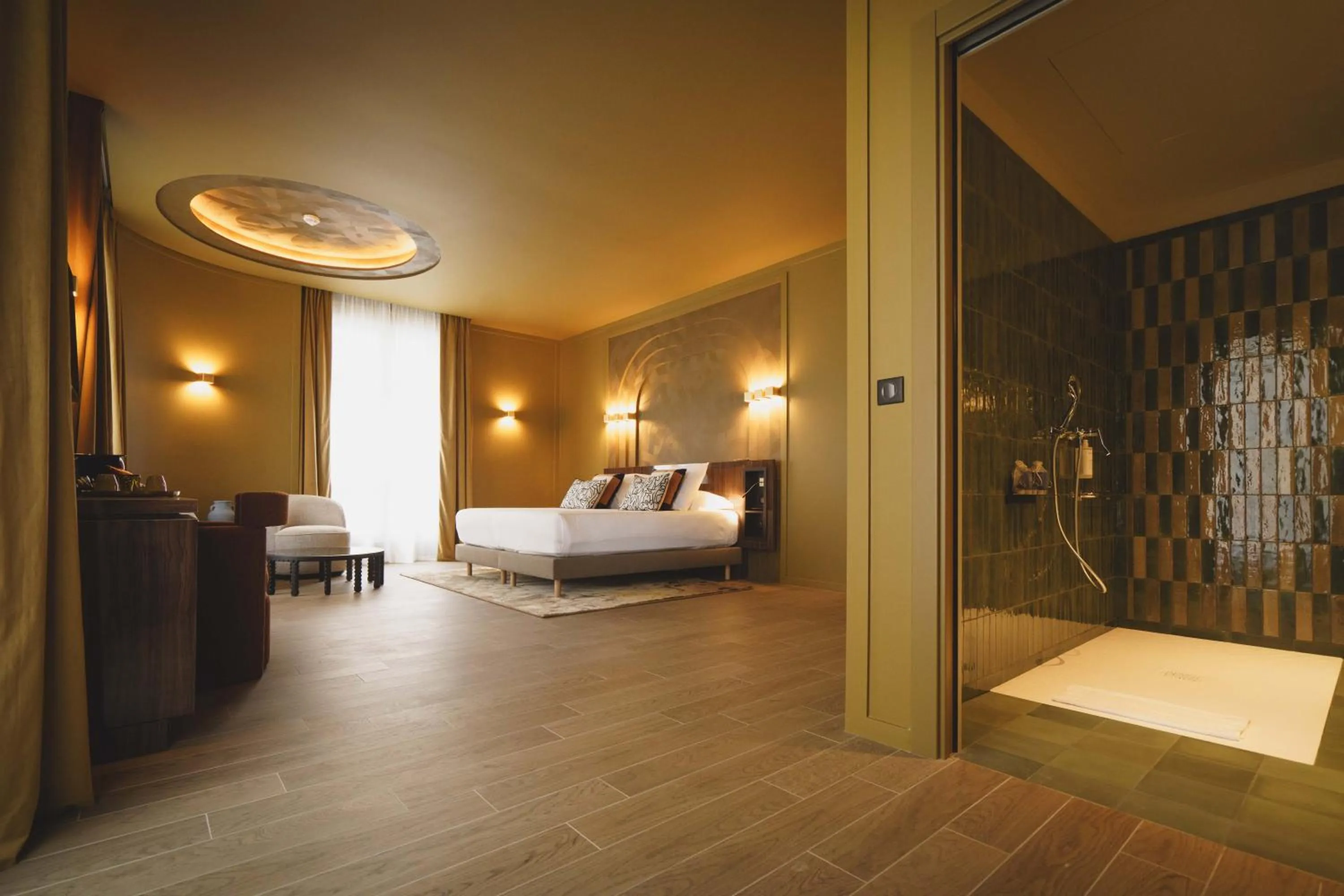 Photo of the whole room, Bed in Hotel Gounod Fully Renovated