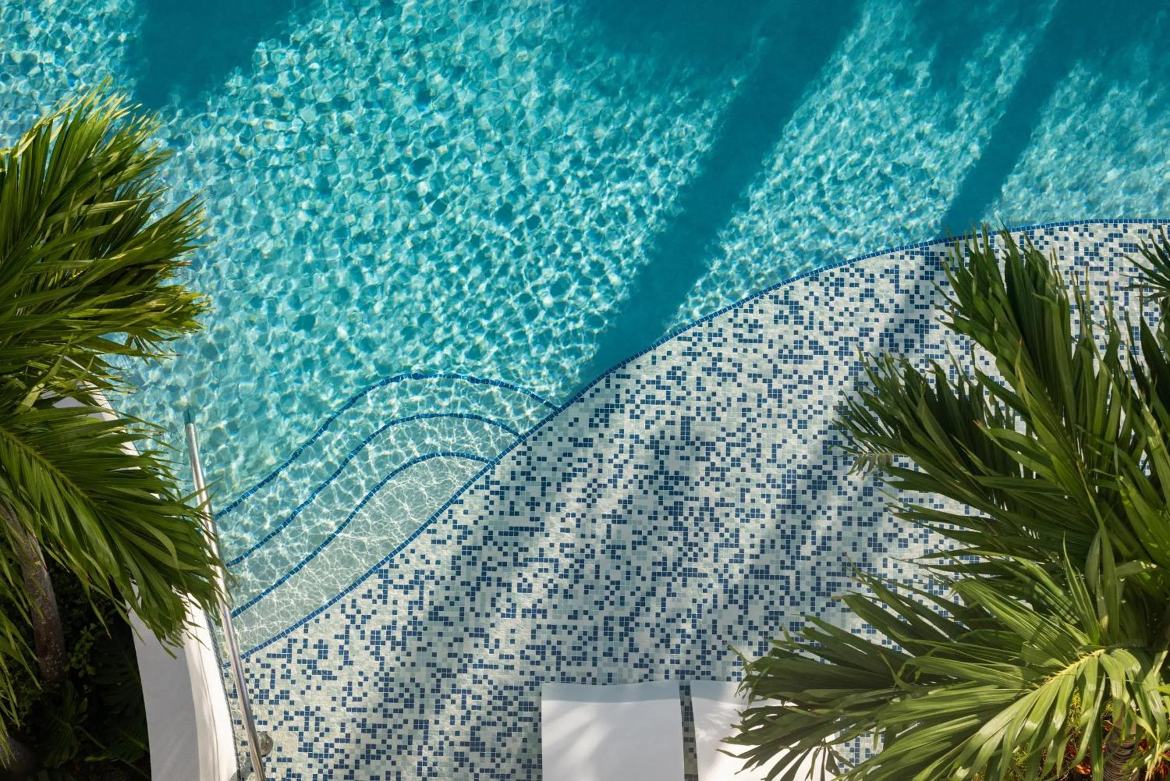 Swimming pool in Sandals Royal Bahamian All Inclusive - Couples Only