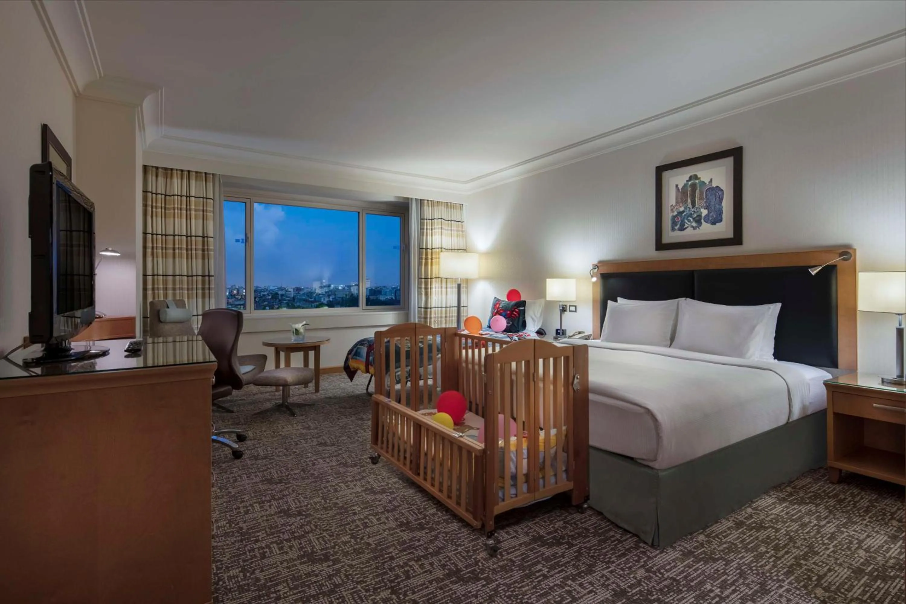 Bedroom, Bed in Adana HiltonSA Hotel