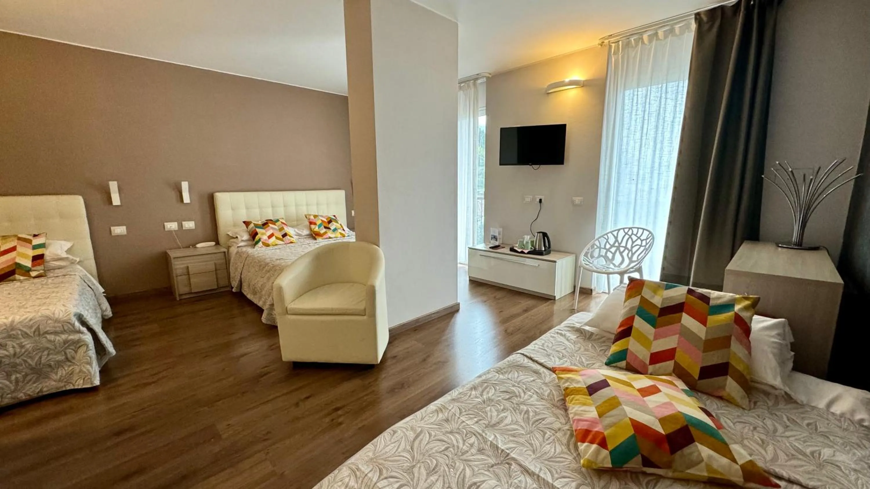 Bedroom, Bed in Hotel Royal