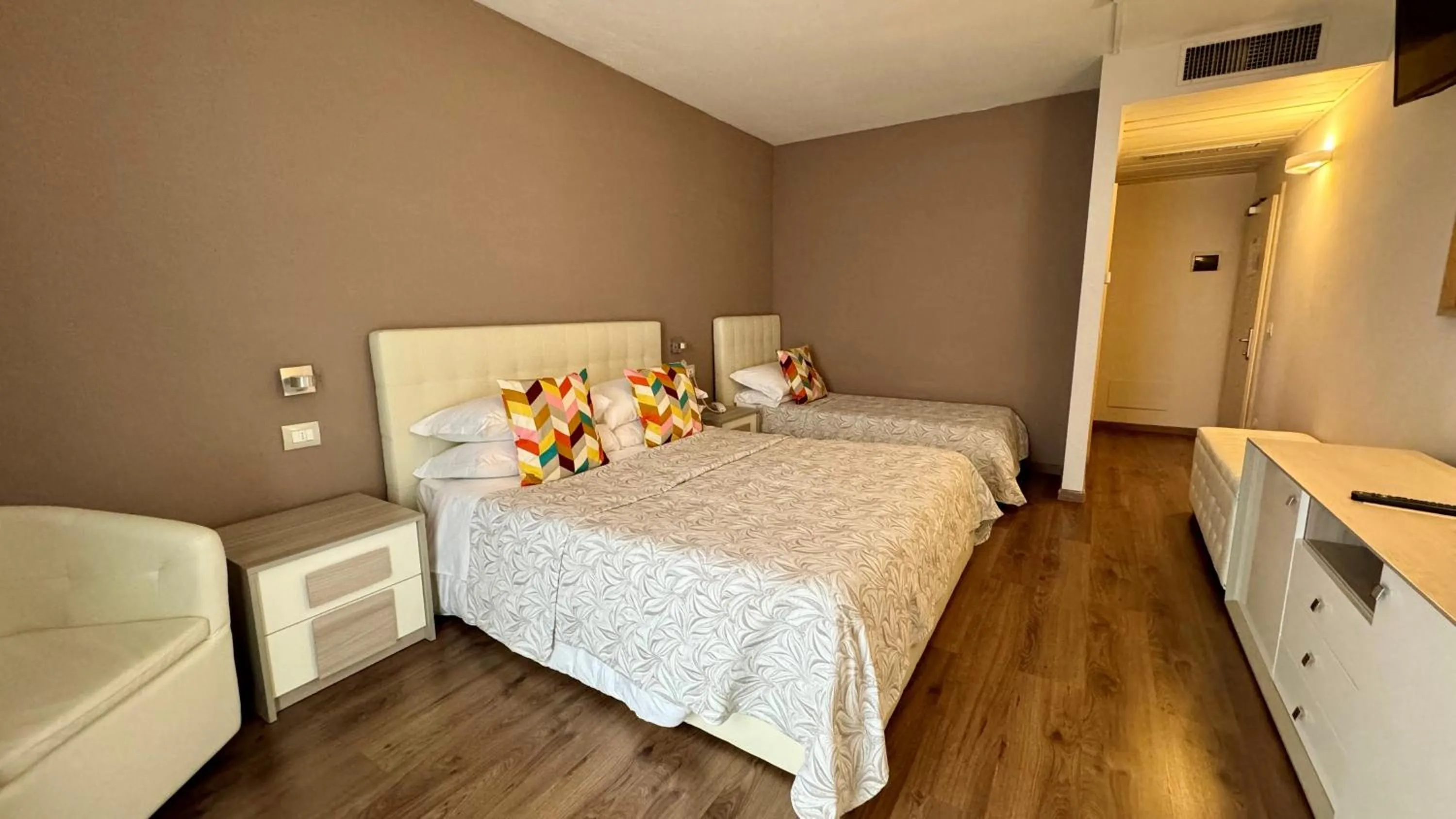 Bedroom, Bed in Hotel Royal