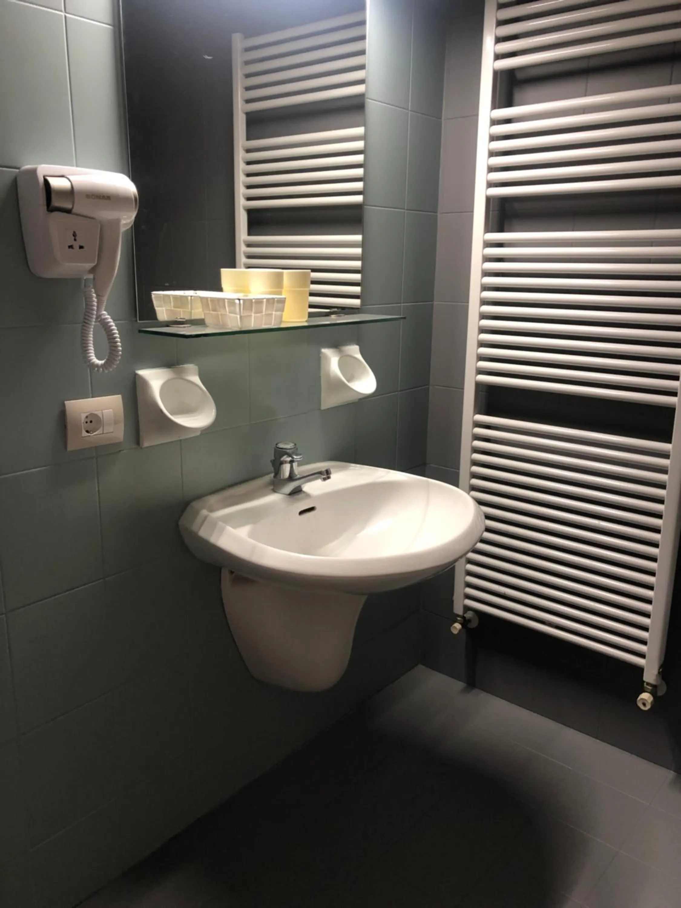 Bathroom in Hotel Royal