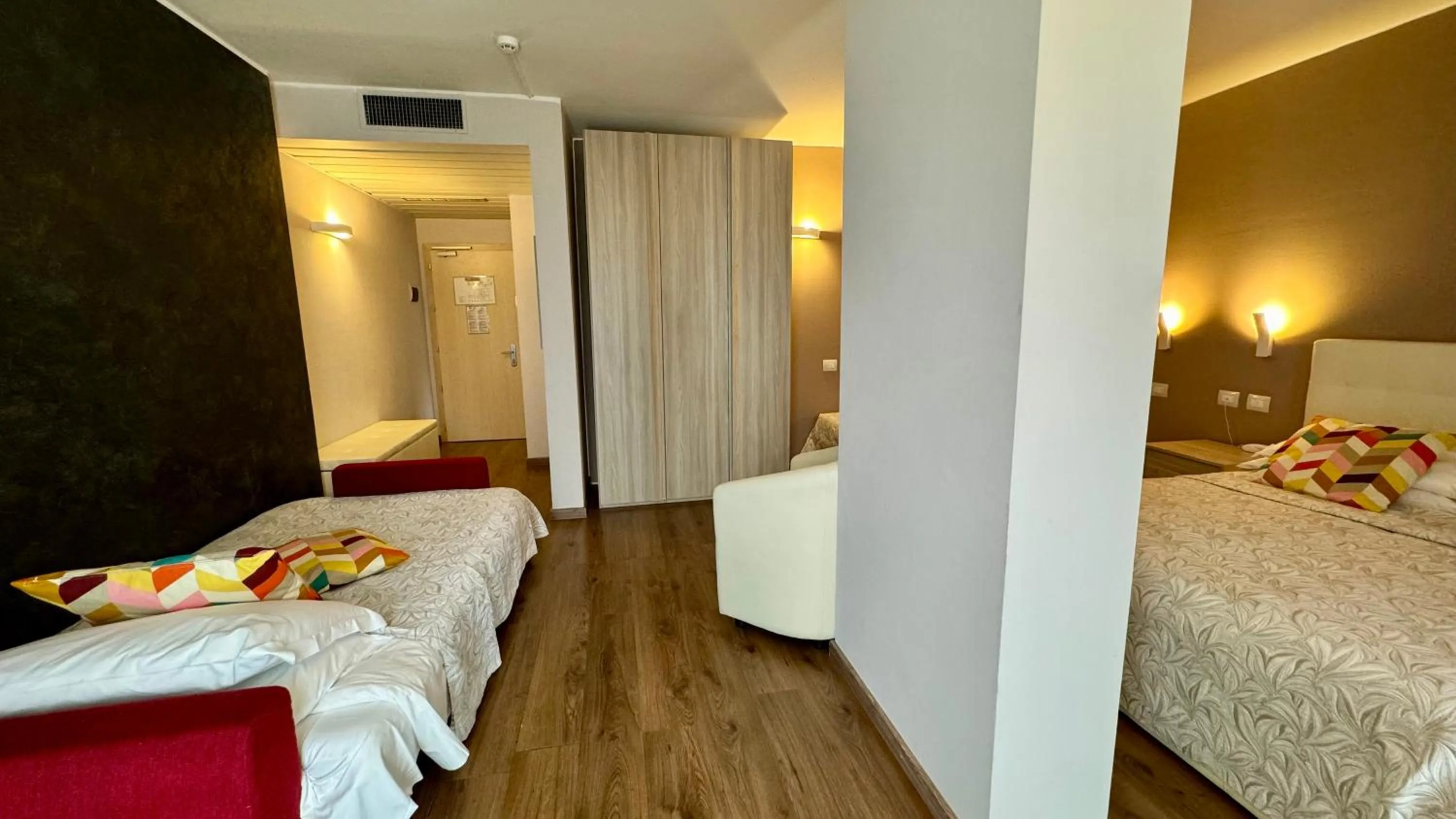 Bedroom, Bed in Hotel Royal