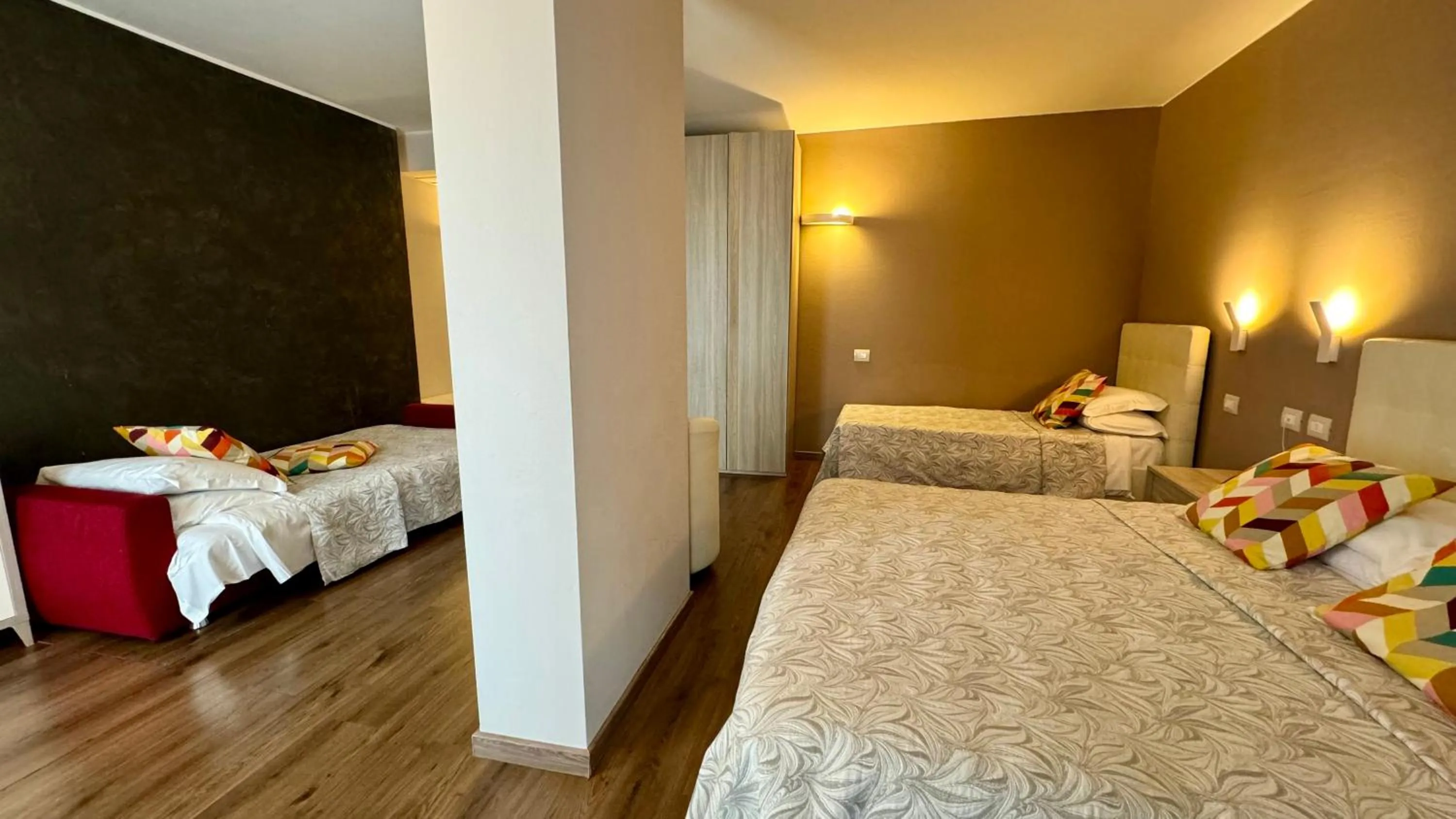 Bedroom, Bed in Hotel Royal