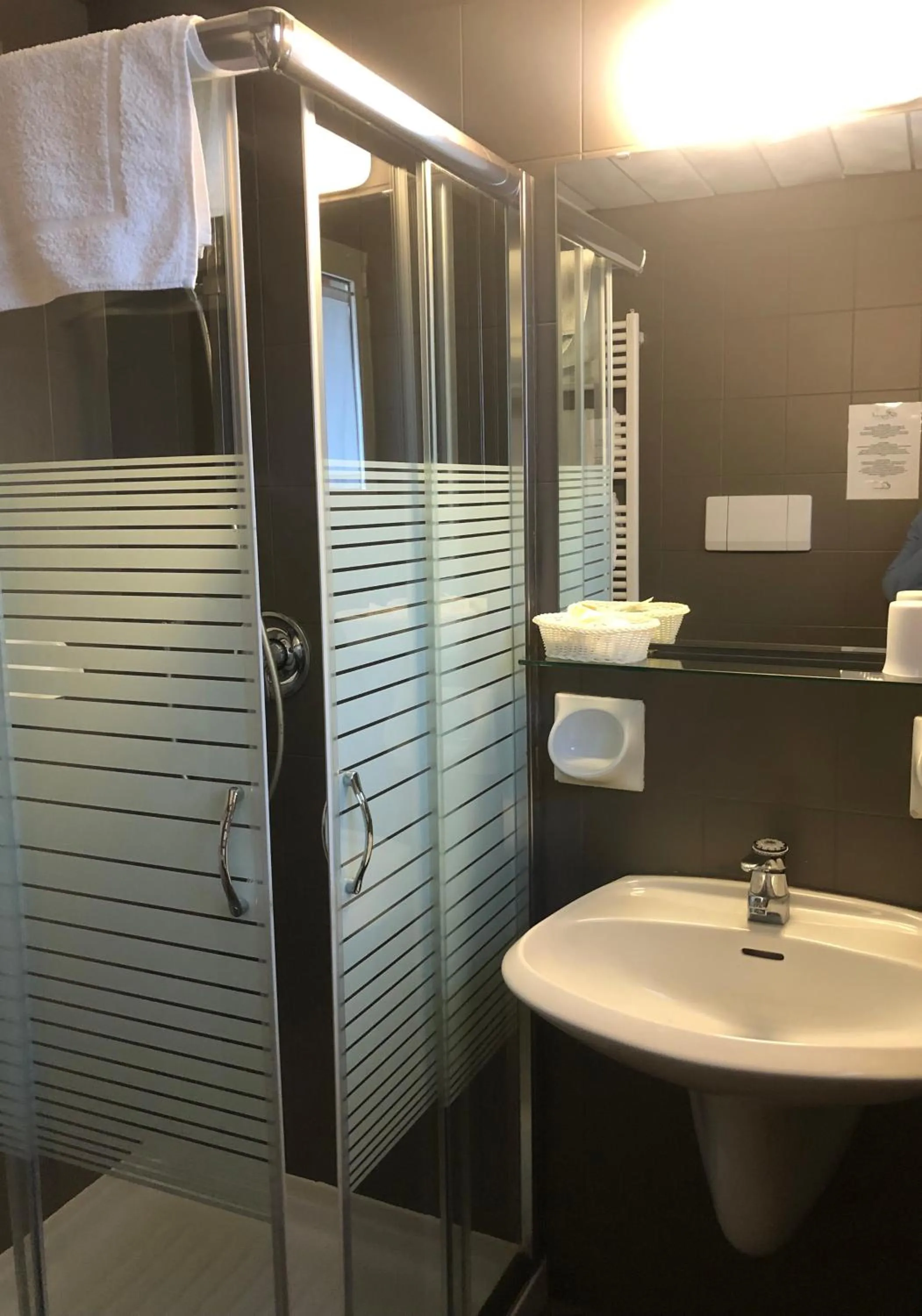 Bathroom in Hotel Royal