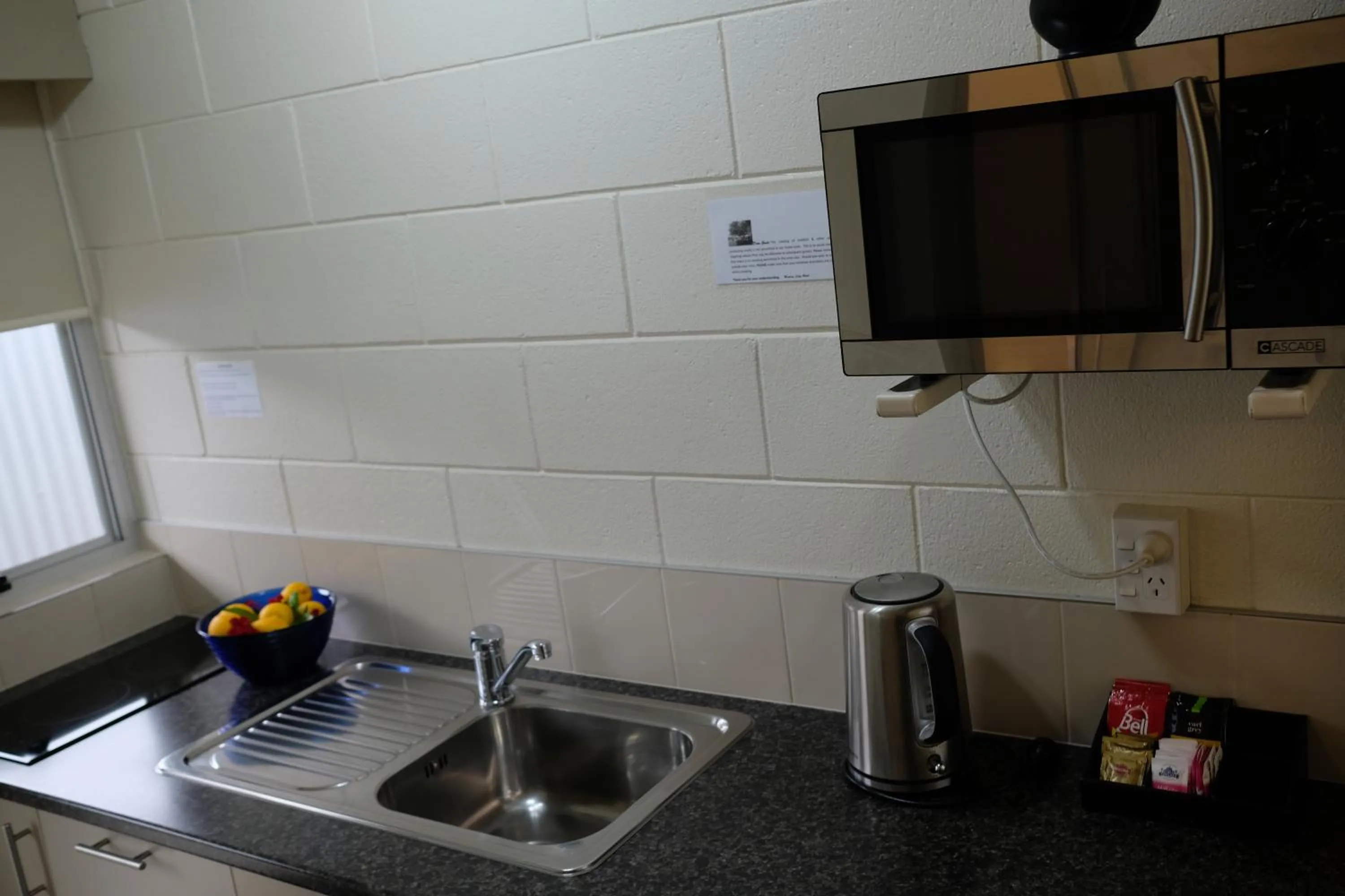 Coffee/tea facilities in Montana Lodge Motel