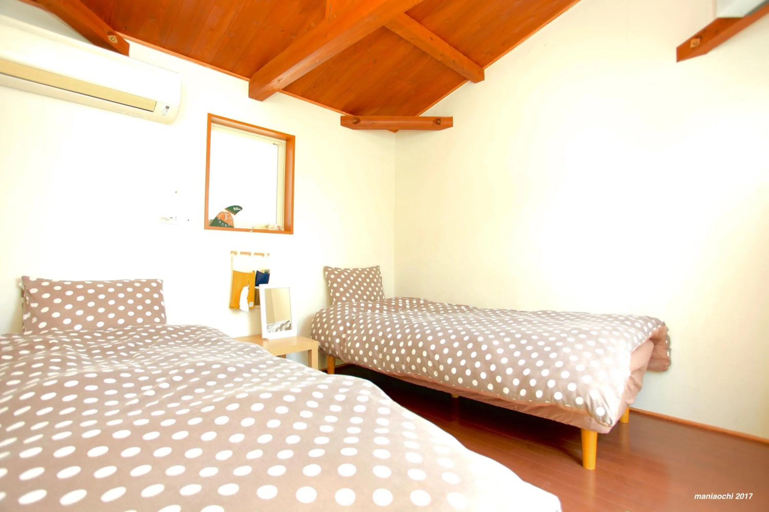 Photo of the whole room, Bed in PavilionSurf&Lodge