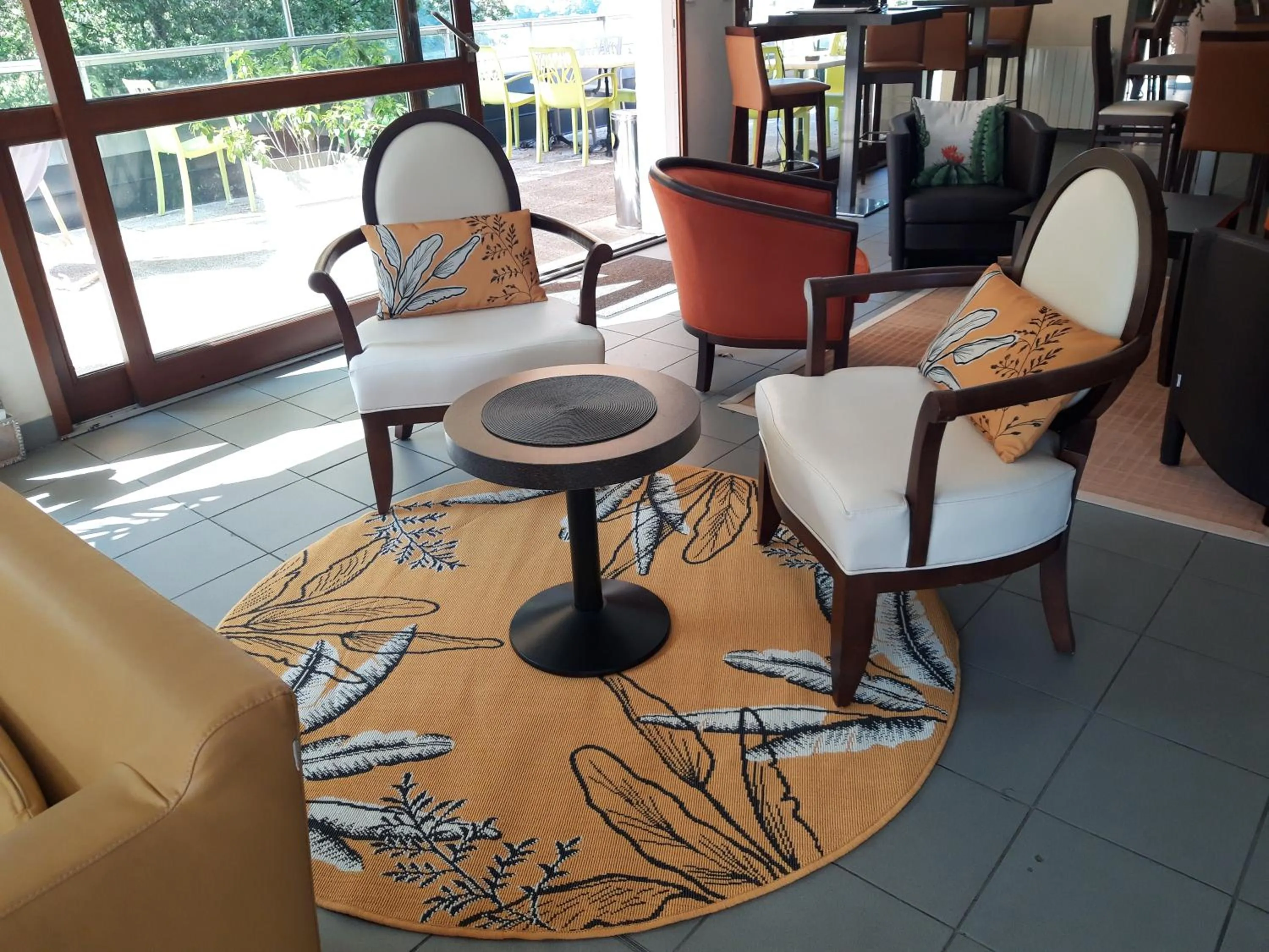 Lounge or bar in Hotel Alicia Auray Le Bono