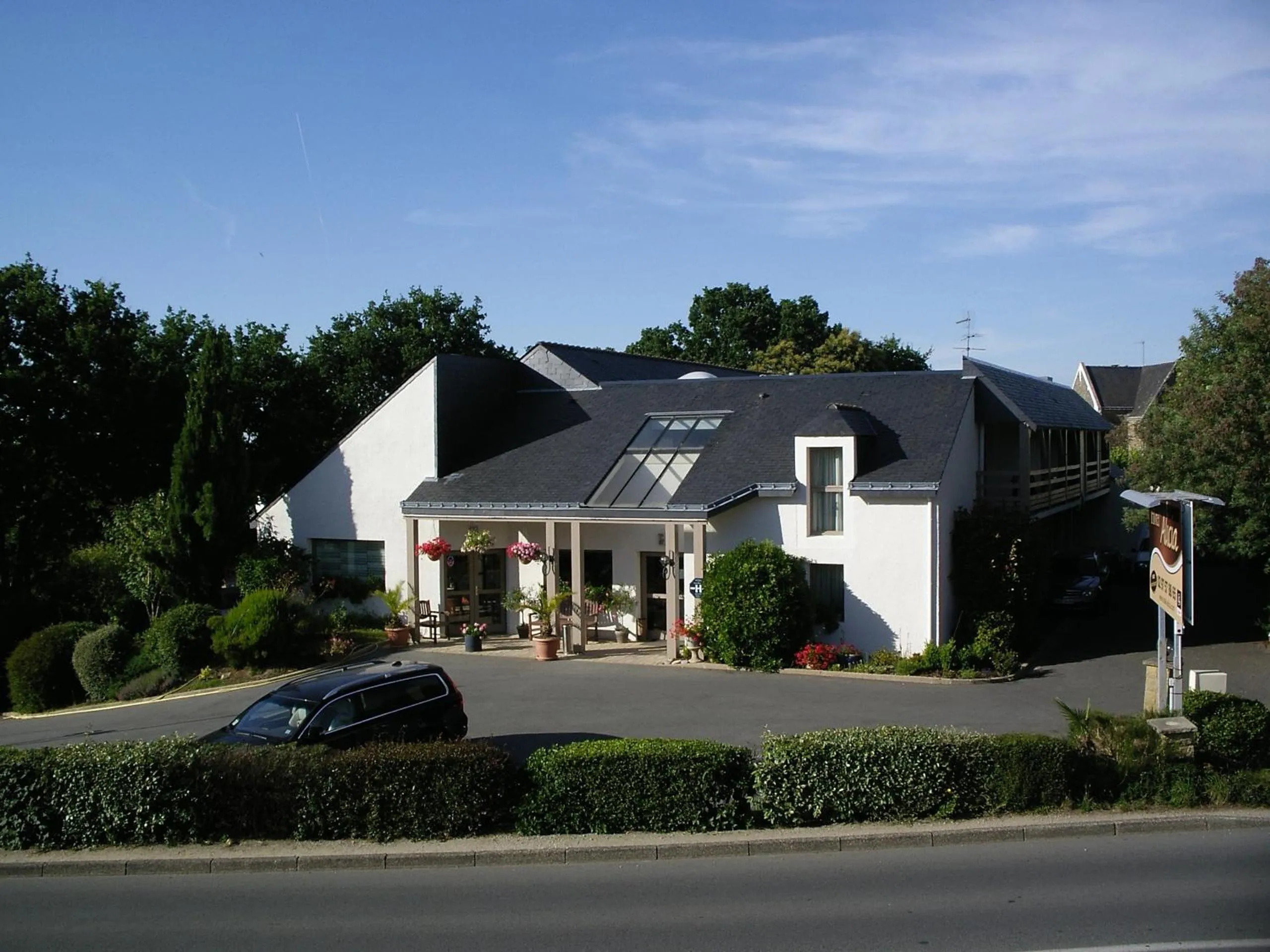 Facade/entrance in Hotel Alicia Auray Le Bono