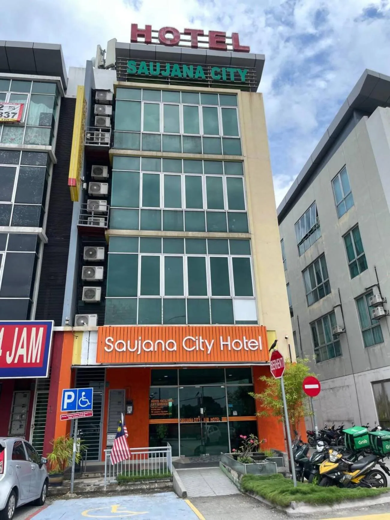 Property building in Saujana City Hotel