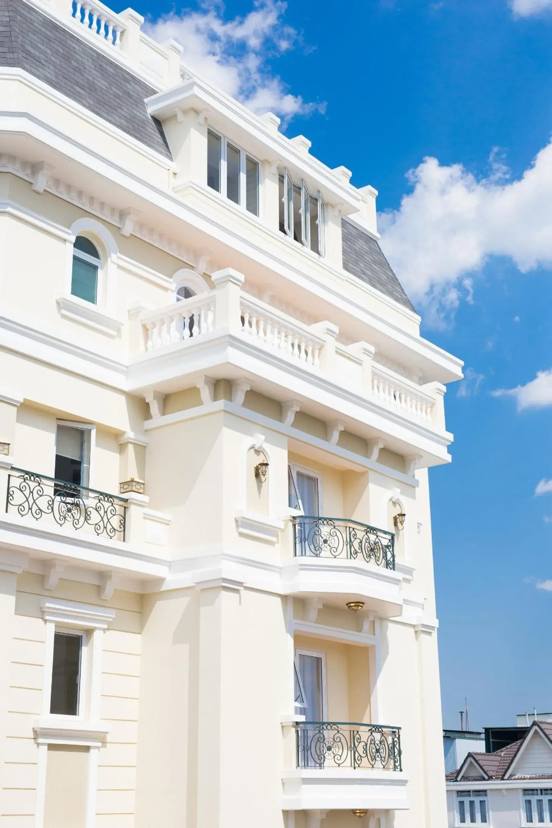 Property building in Iris Dalat Hotel Property building in Iris Dalat Hotel