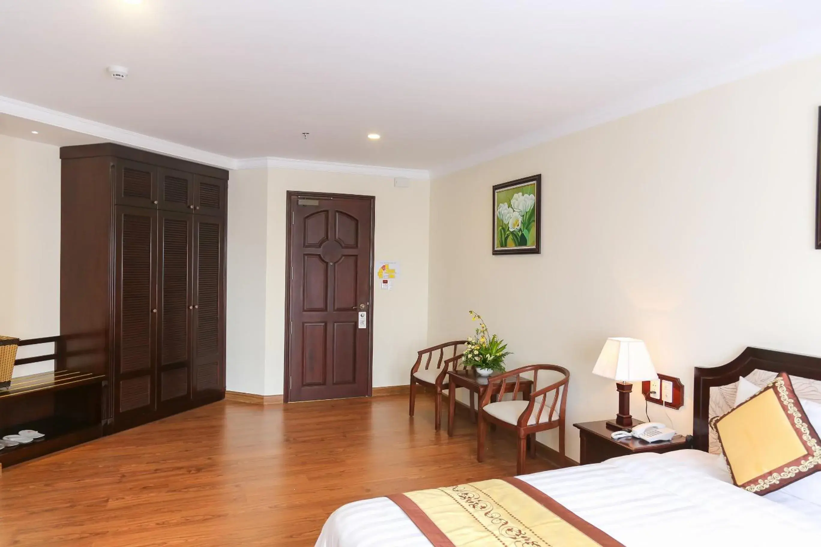 Photo of the whole room, Bed in Iris Dalat Hotel Photo of the whole room, Bed in Iris Dalat Hotel