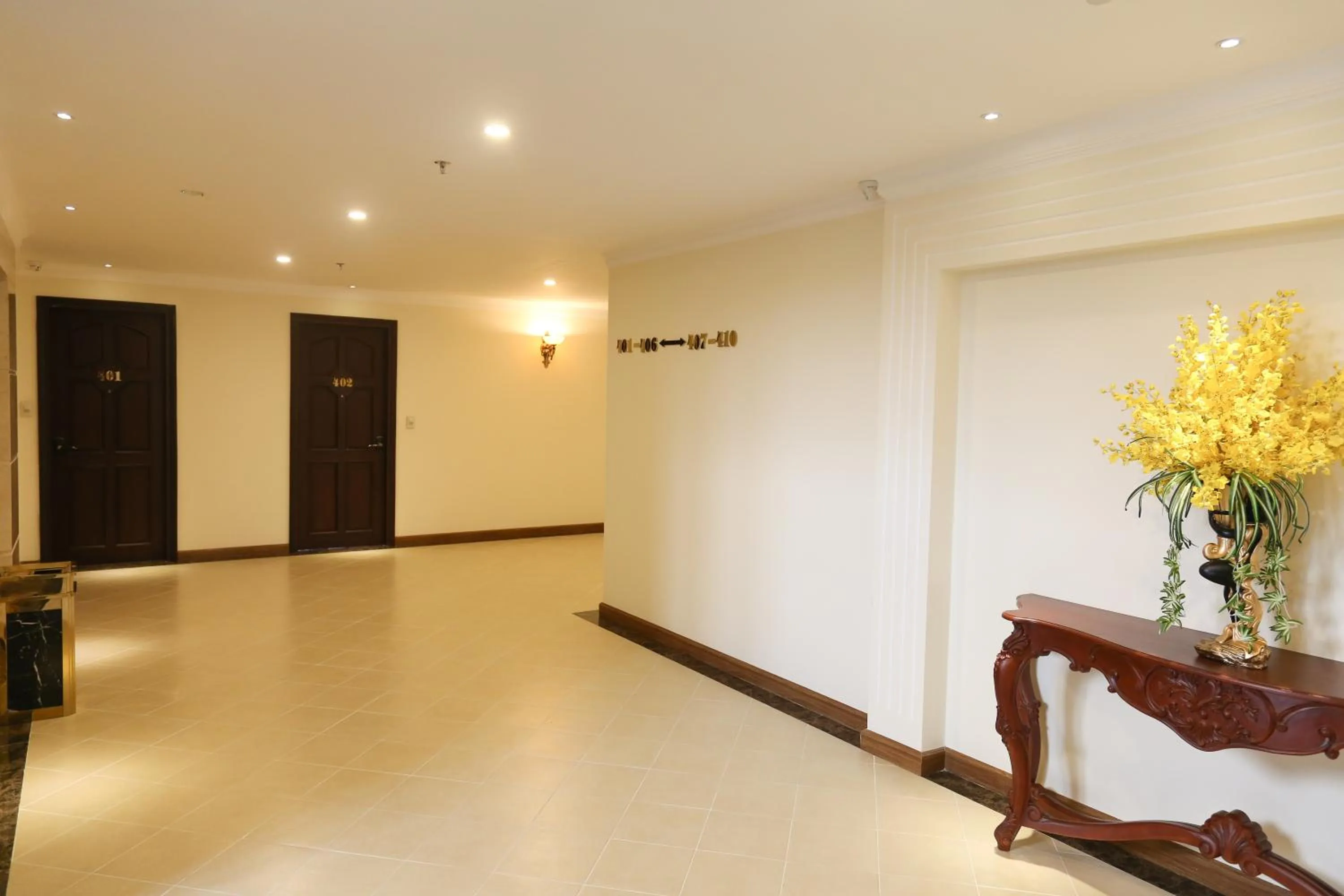 Property building in Iris Dalat Hotel