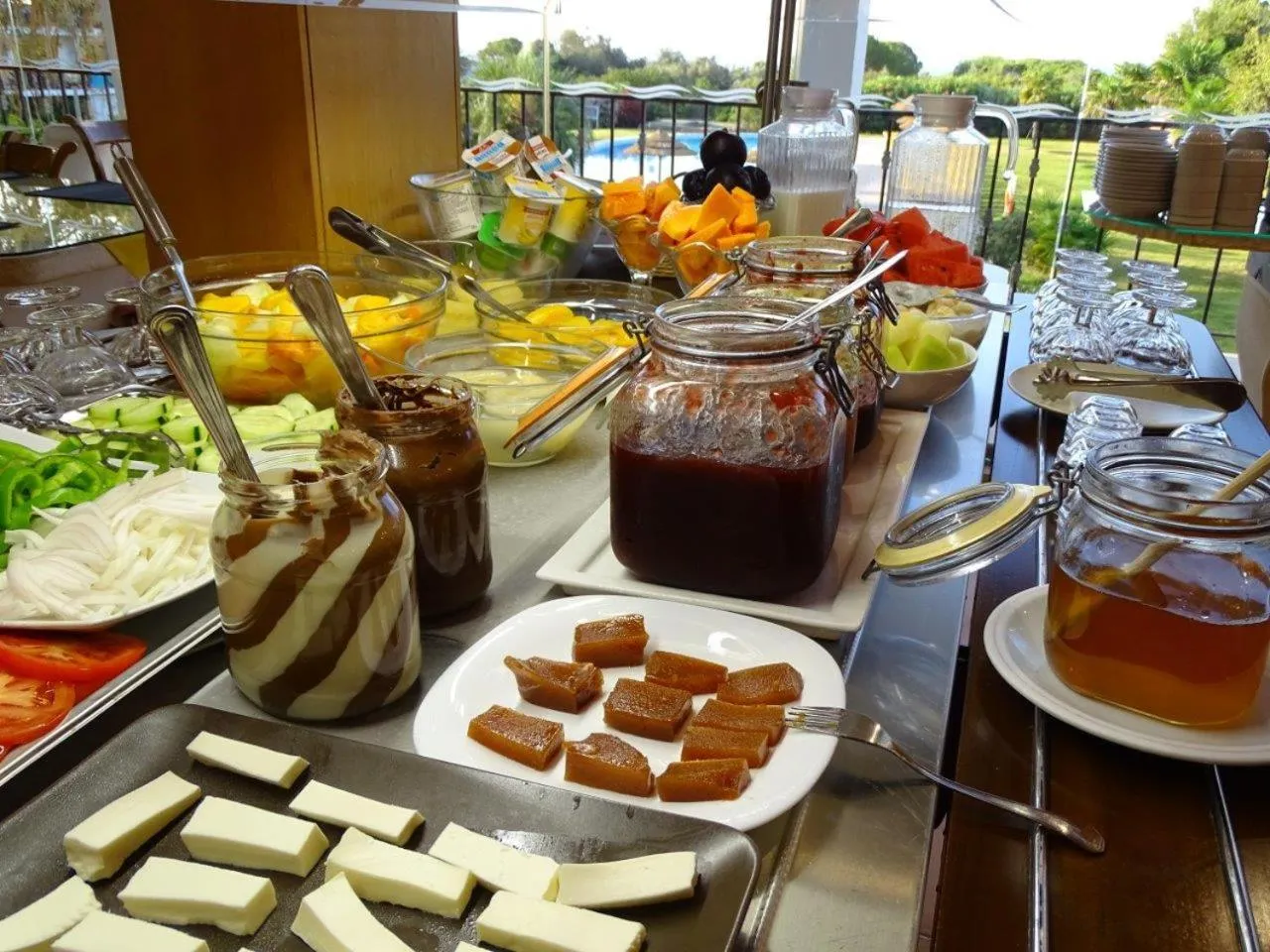 Buffet breakfast in Luzmar Villas