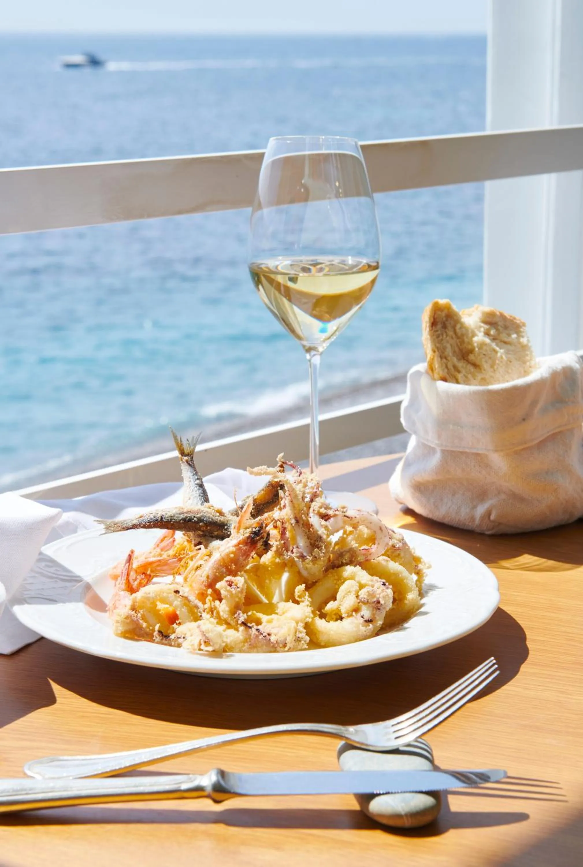 Restaurant/places to eat in Taverna Del Capitano