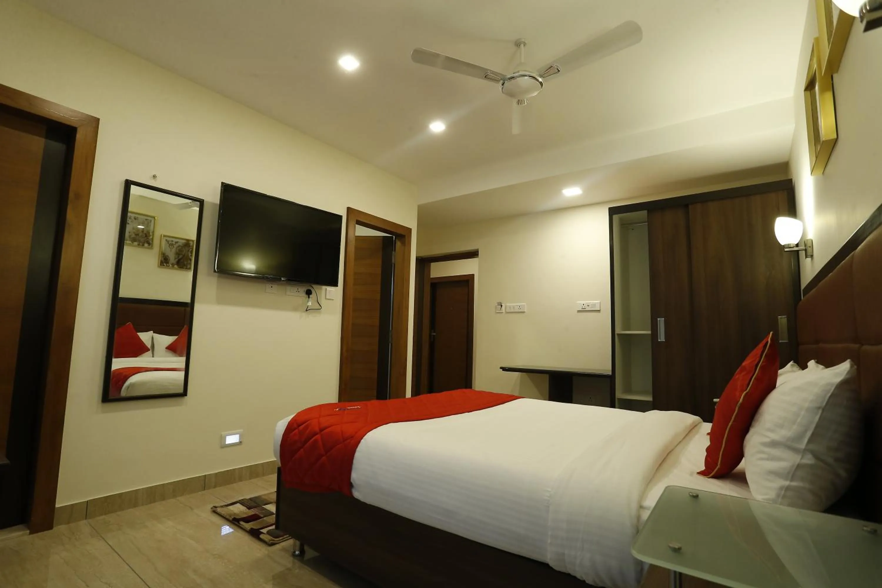 TV and multimedia, Bed in D Breeze Suites