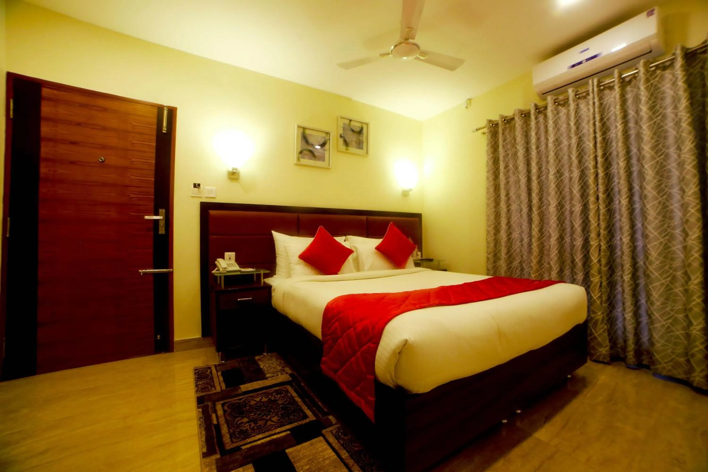 TV and multimedia, Bed in D Breeze Suites