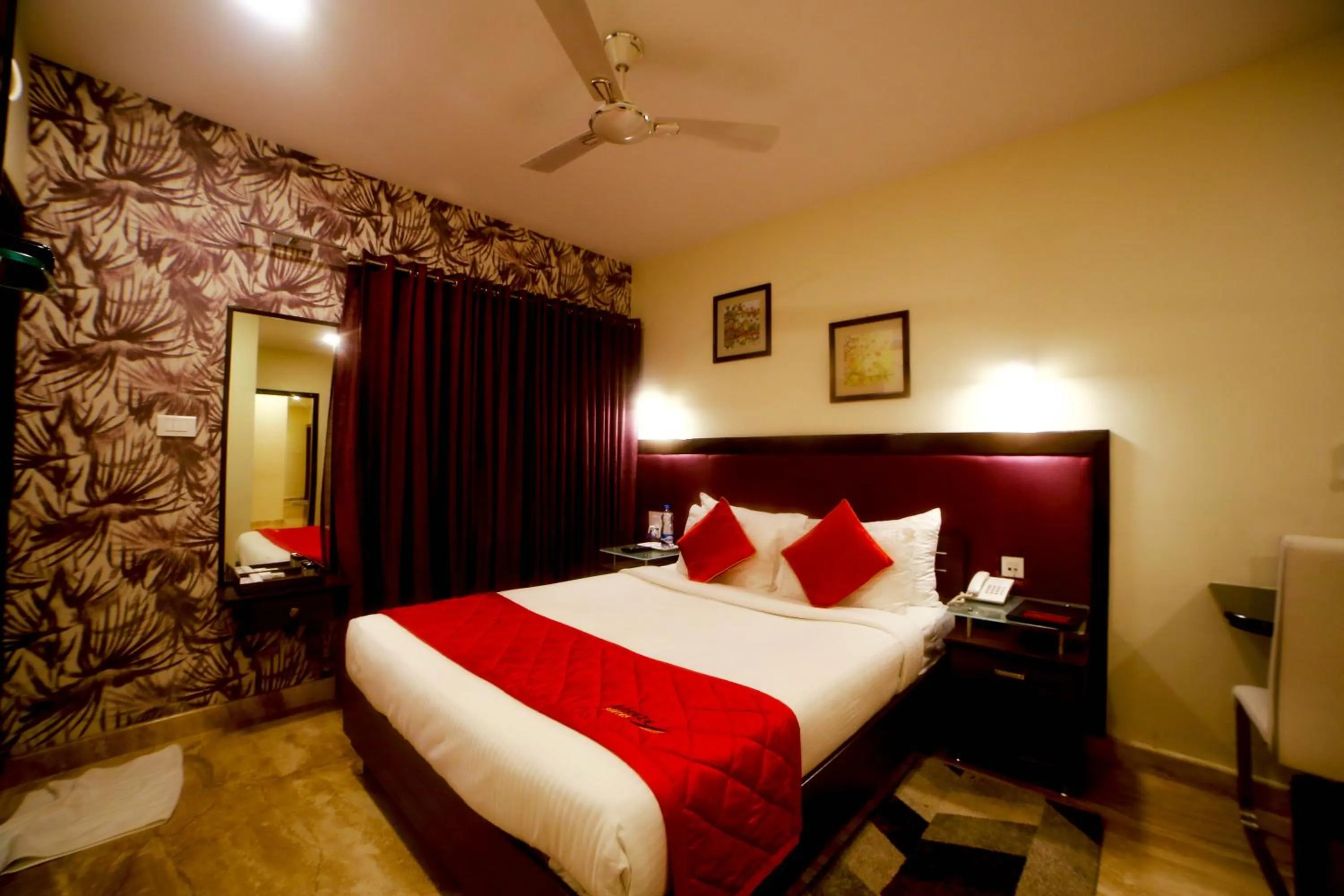 Bedroom, Bed in D Breeze Suites