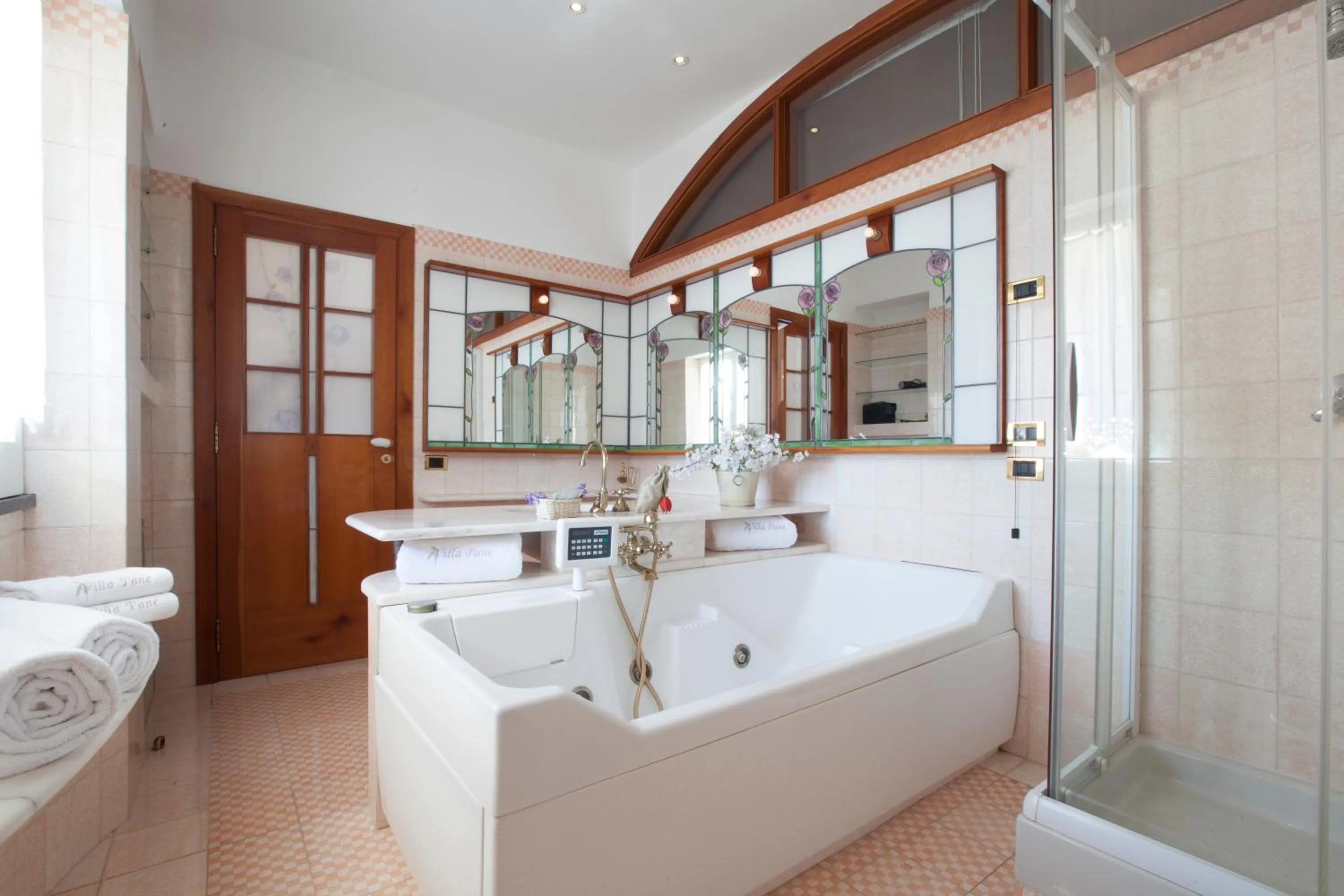 Hot Tub in Villa Pane Resort