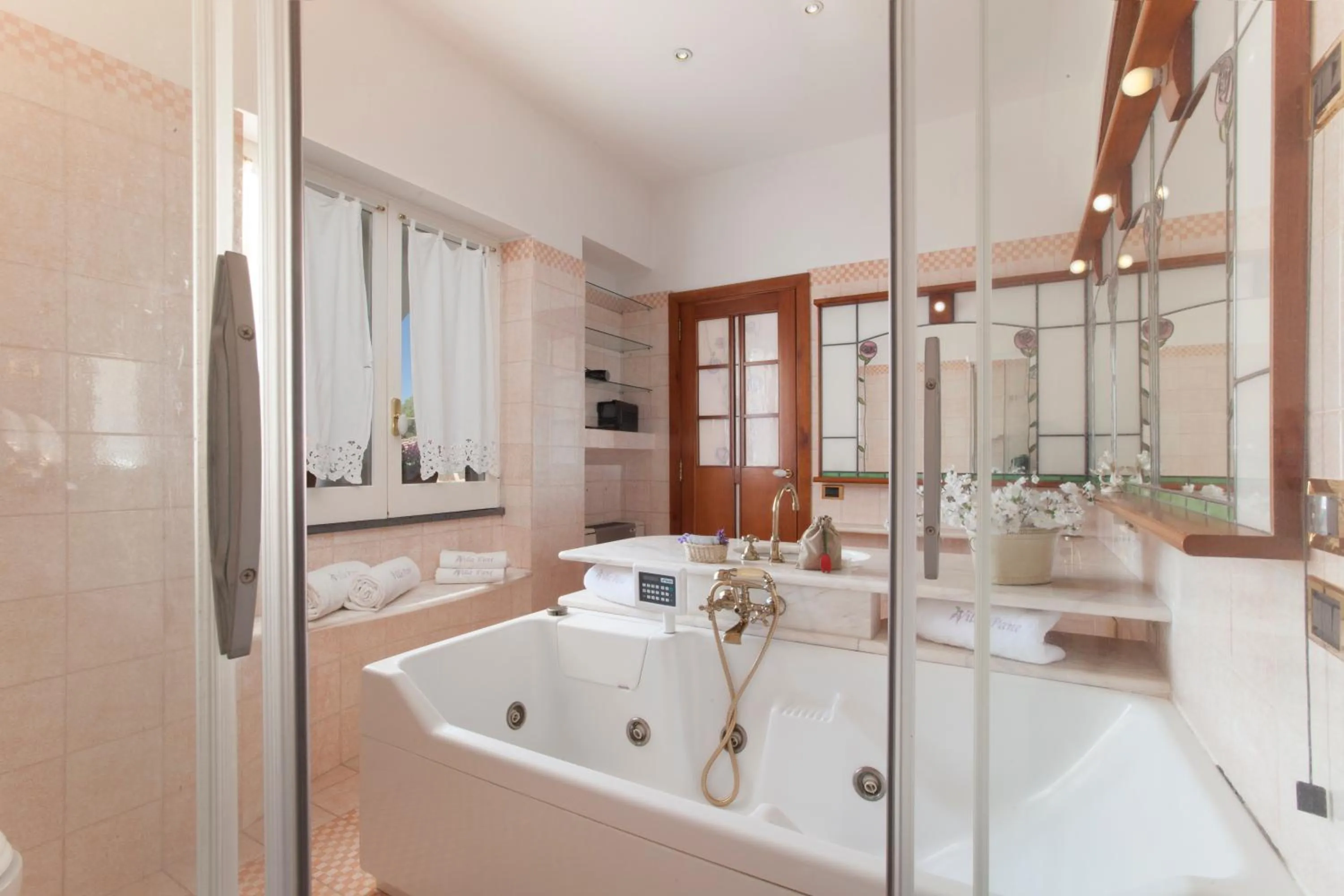 Hot Tub in Villa Pane Resort