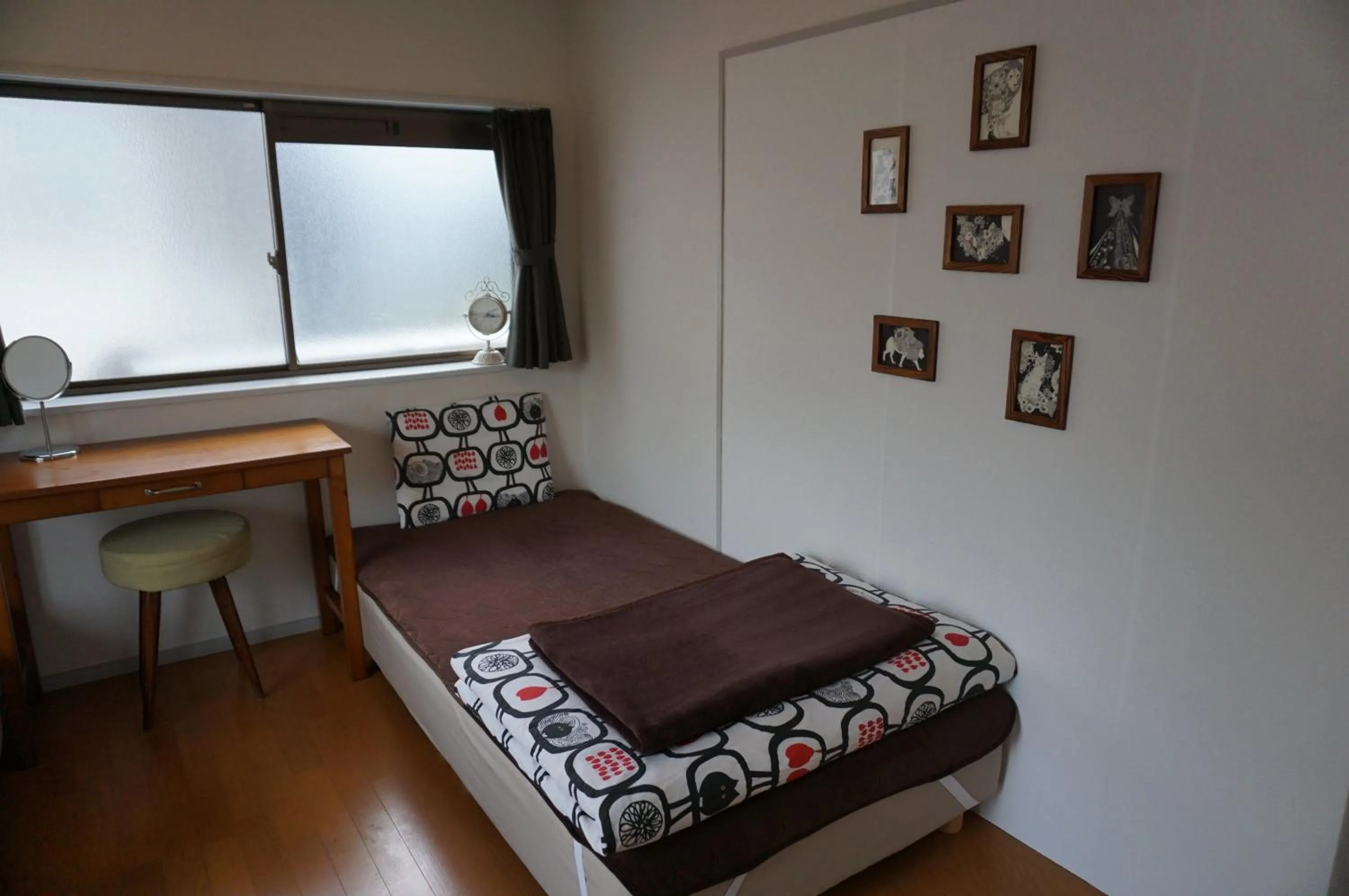 Photo of the whole room, Bed in Guesthouse Ten-roku - Female Only