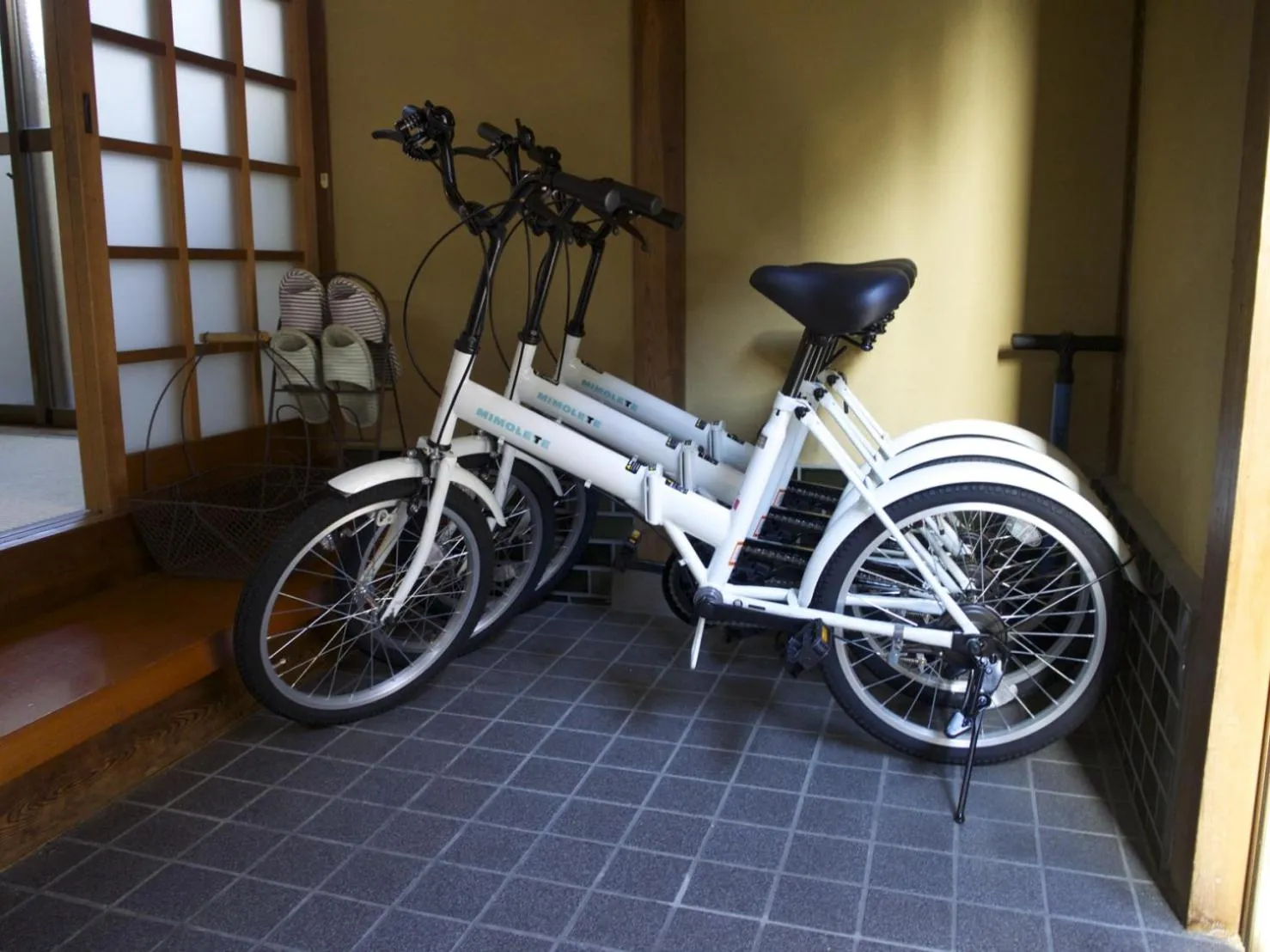 Cycling in Guesthouse Ten-roku - Female Only