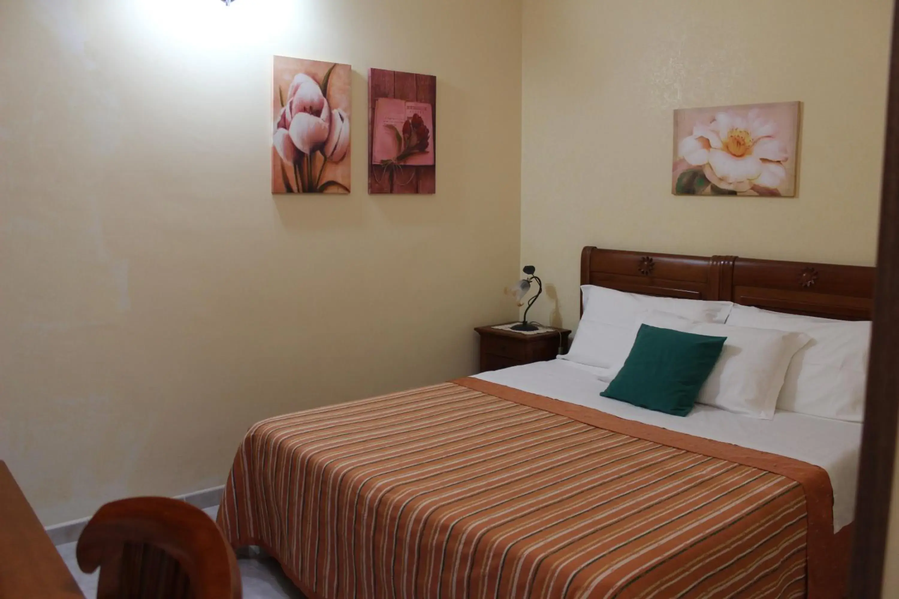 Economy Double Room in Raggio di Sole Bed & Breakfast Economy Double Room in Raggio di Sole Bed & Breakfast