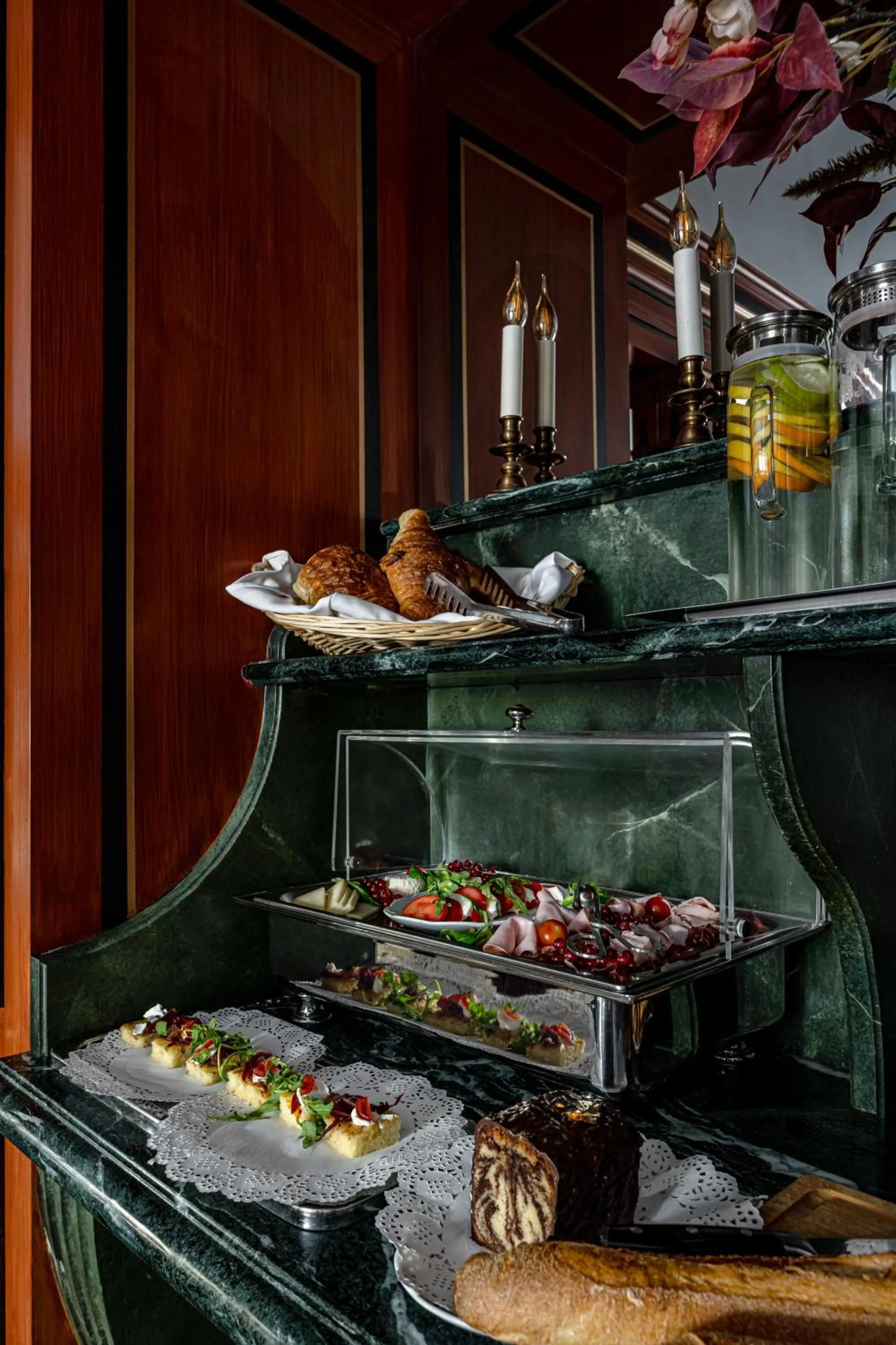 Breakfast in La Chambre du Marais