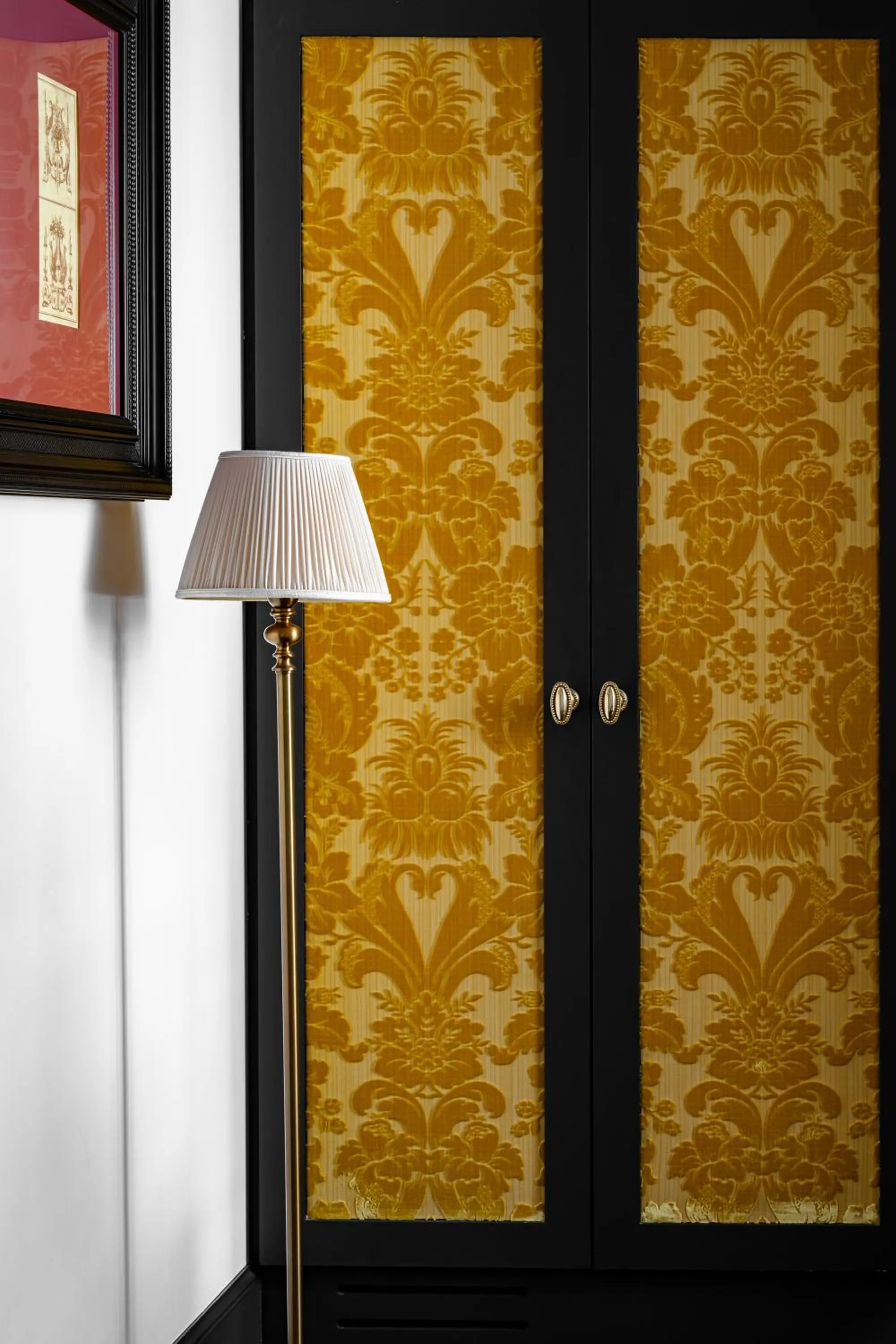 wardrobe in La Chambre du Marais